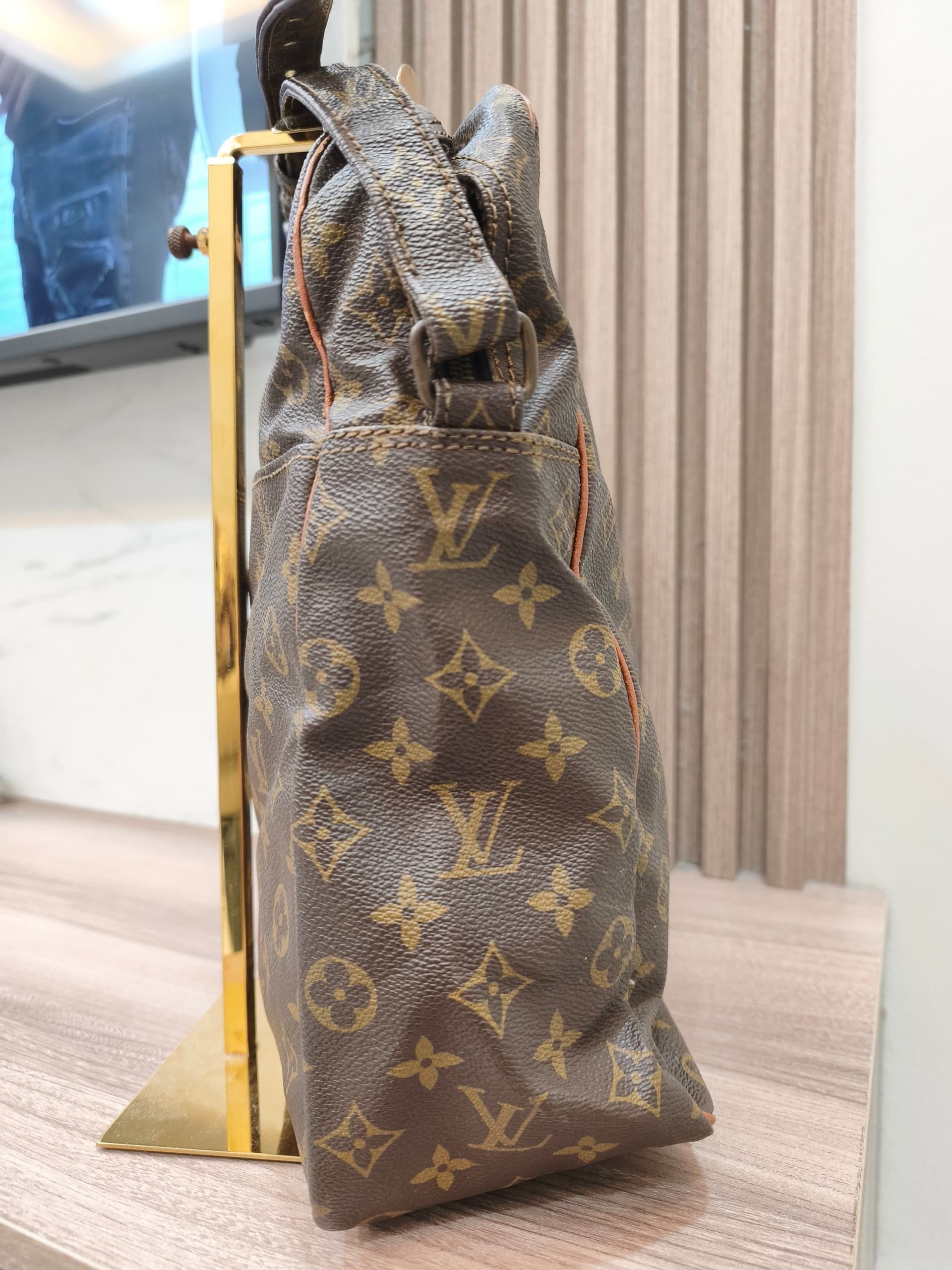 Louis Vuitton Louis Vuitton Monogram Canvas Marceau GM Size ONE SIZE - 3 Thumbnail