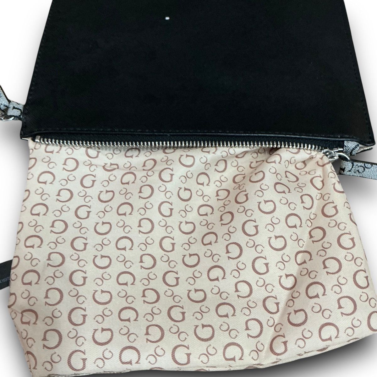 Guess Y2K Vintage Guess Large Black Gray Wristlet Pouch Size ONE SIZE - 4 Thumbnail