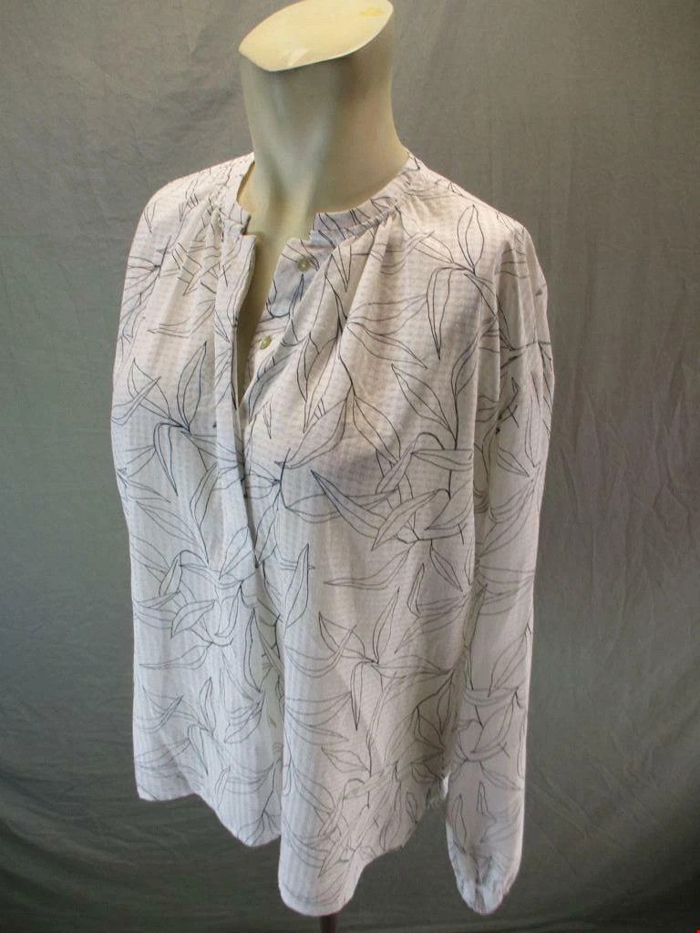 Other A new day plus size leaf print blouse (XXL) Size XXL / US 16-18 / IT 52-54 - 1 Thumbnail