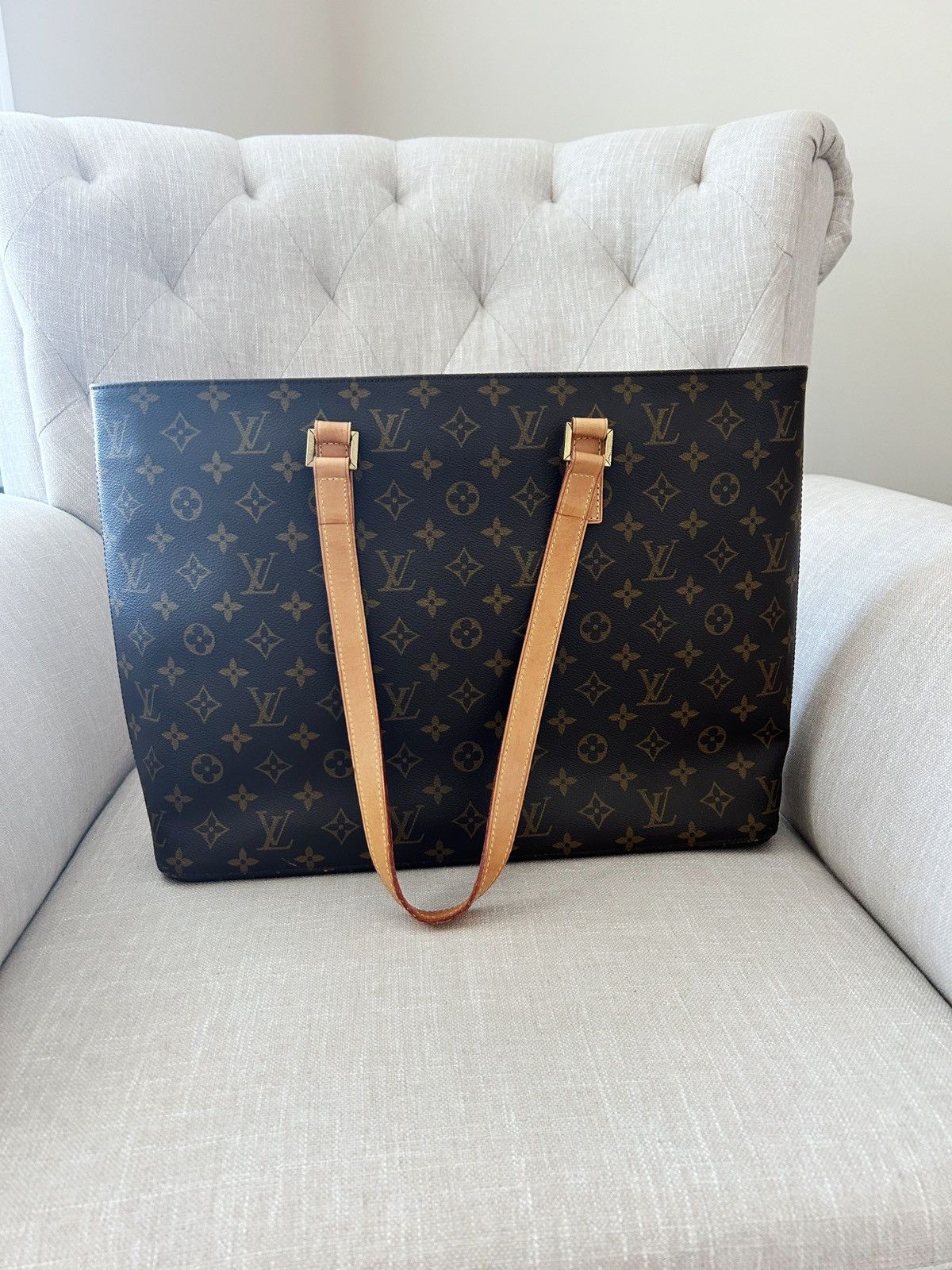 Louis Vuitton Louis Vuitton Monogram Luco Bag Size ONE SIZE - 4 Thumbnail