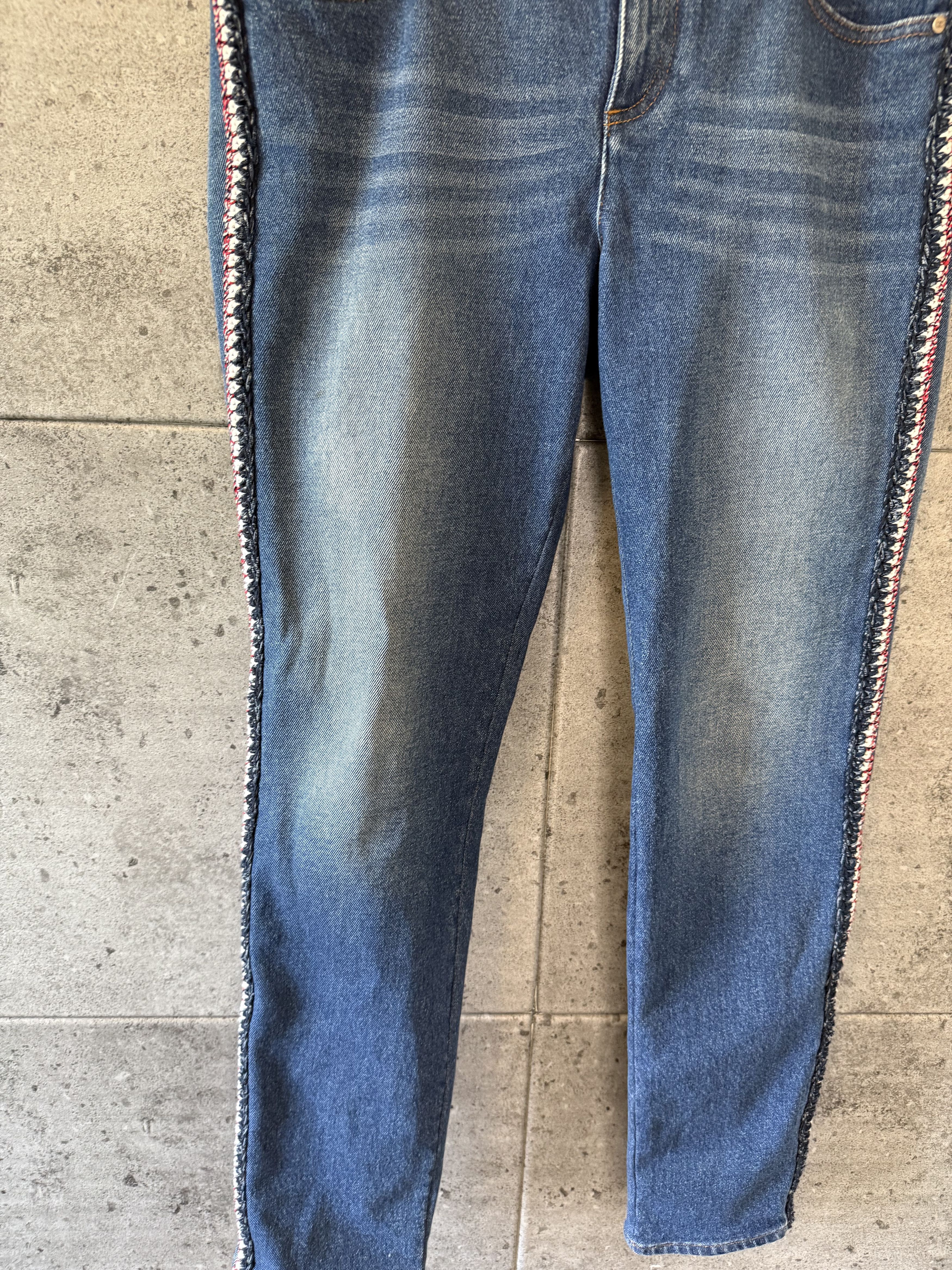 Chanel Chanel skinny embroidered double C denim Size US 31 - 5 Thumbnail