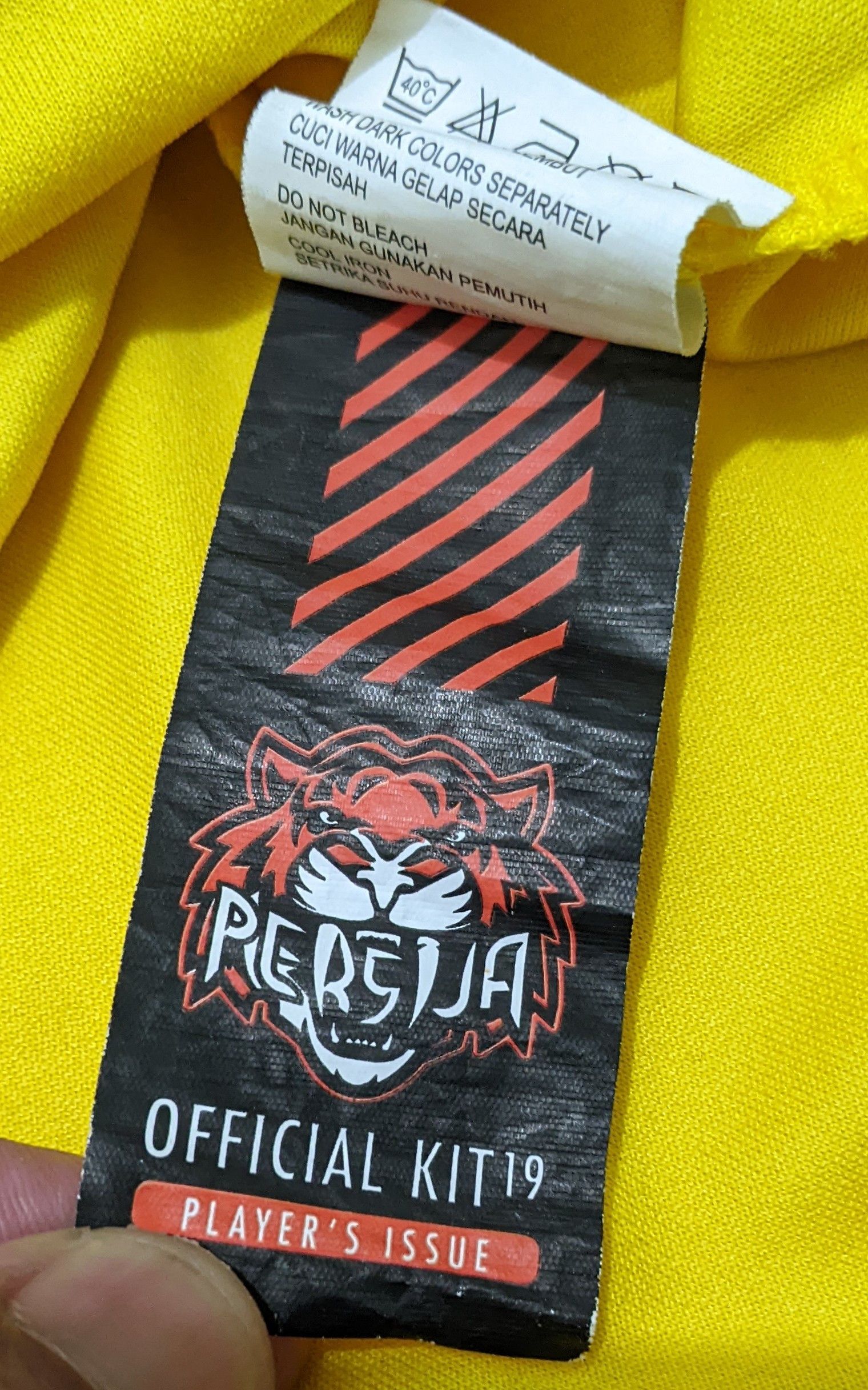 Le Specs Persija Jakarta Away | AFC Cup 2020 Bambang Pamungkas 20 Size US M / EU 48-50 / 2 - 8 Thumbnail