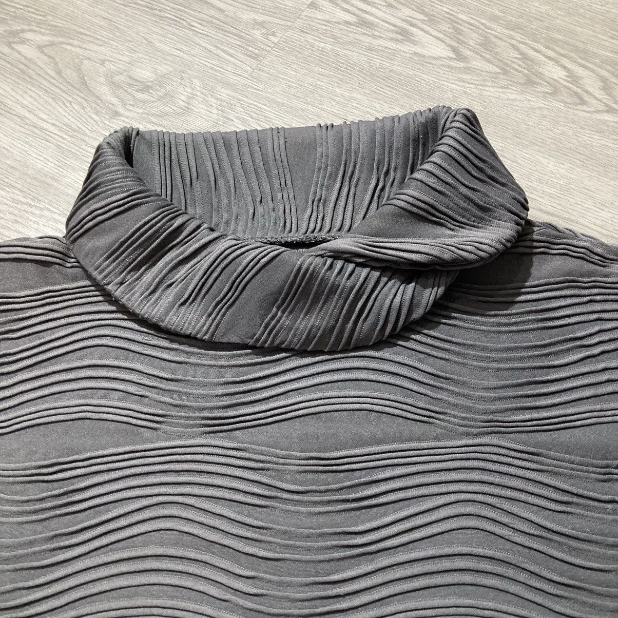 Issey Miyake 2000s HanaHana Pleats Issey Miyake Style Turtleneck Top Size L / US 10 / IT 46 - 8 Thumbnail