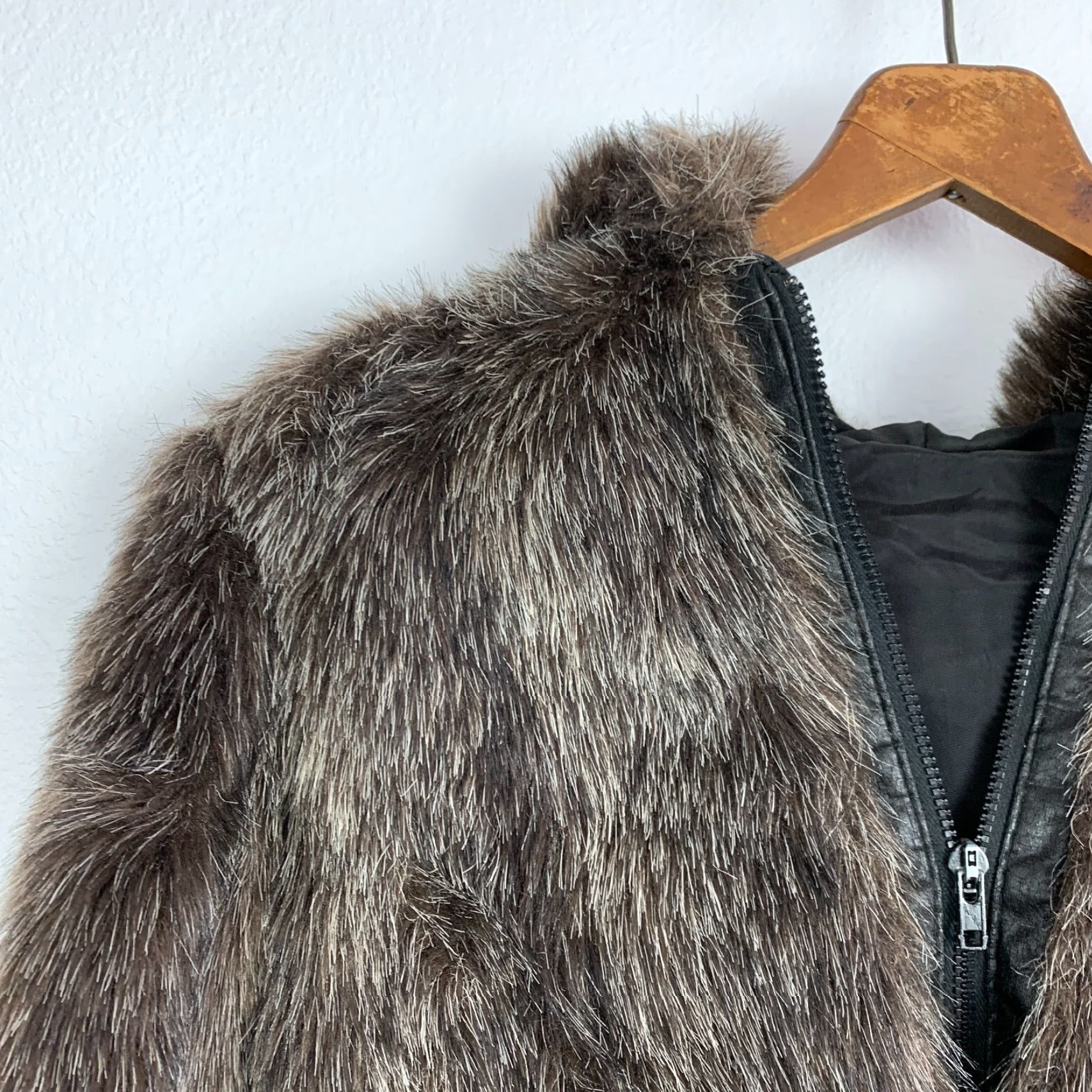 Vintage VINTAGE Furrrina Jacket Coat Mittens Gloves Furrrina Brown Short Regular M Womens Zip Coat Black? Size M / US 6-8 / IT 42-44 - 2 Thumbnail