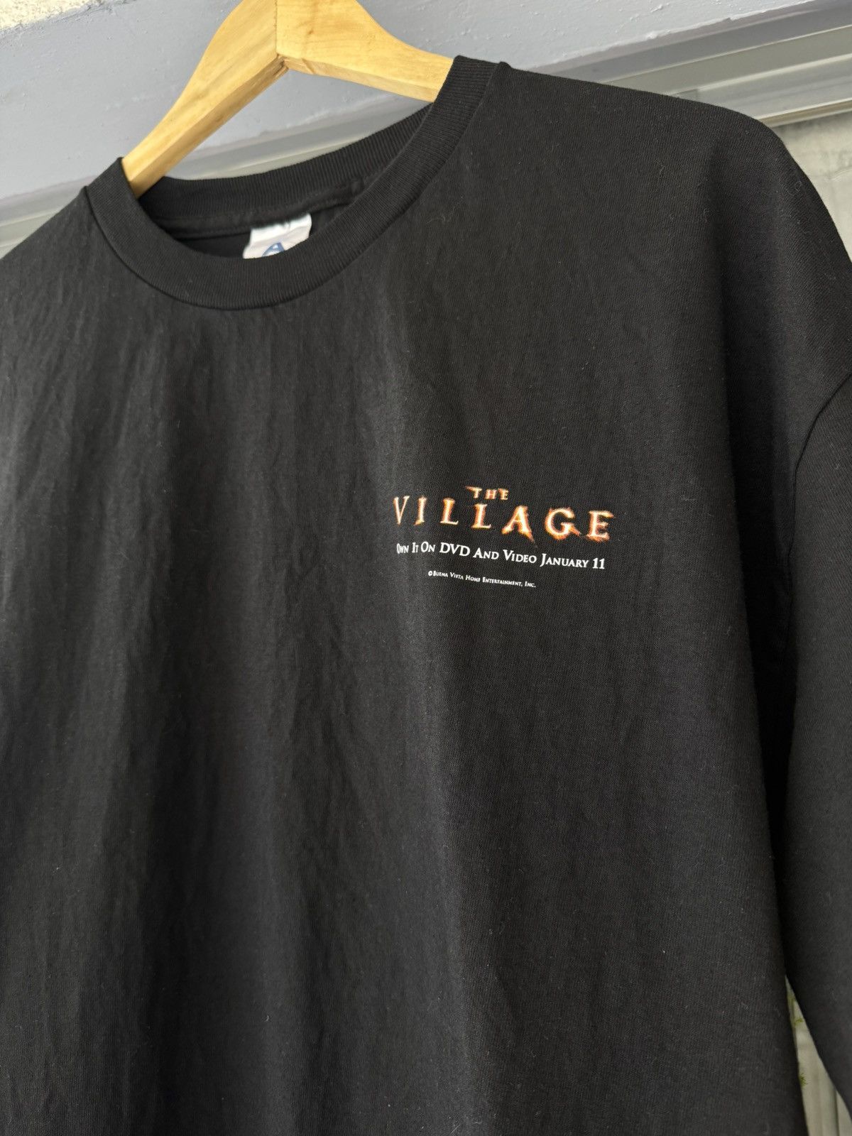 Vintage Vintage 00’s The VILLAGE movie promo tee Size US XL / EU 56 / 4 - 5 Thumbnail