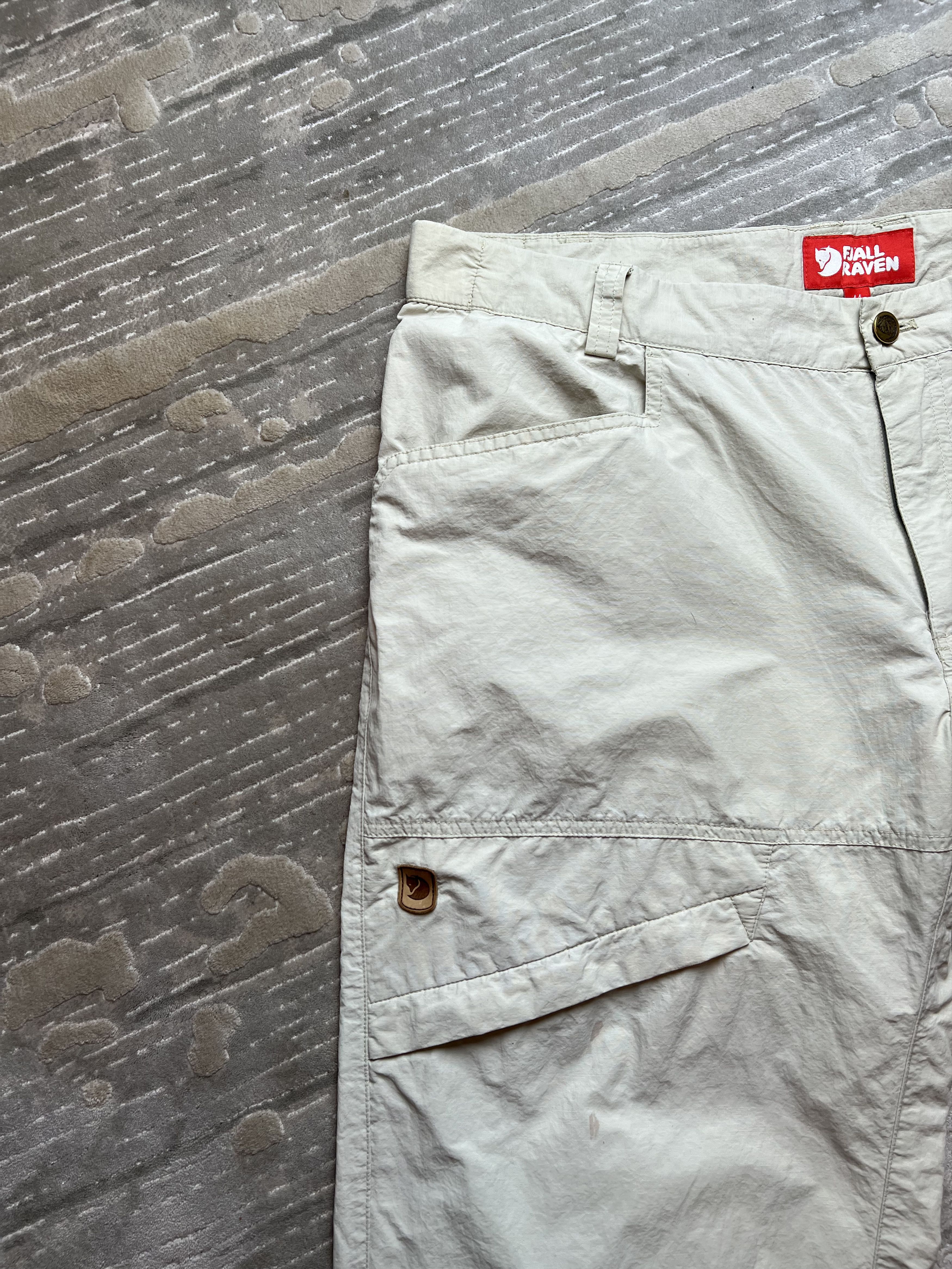 Fjallraven Fjallraven logo outdoor beige pants women’s nylon 2 in 1 zip Size 30" / US 8 / IT 44 - 11 Thumbnail