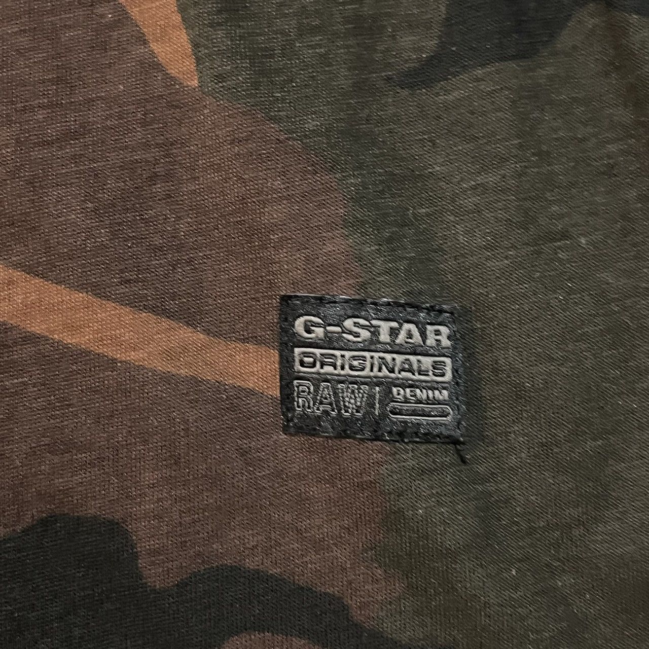 G-Star G-Star RAW Camo Type Print V-Neck Tee Size US XL / EU 56 / 4 - 4 Thumbnail