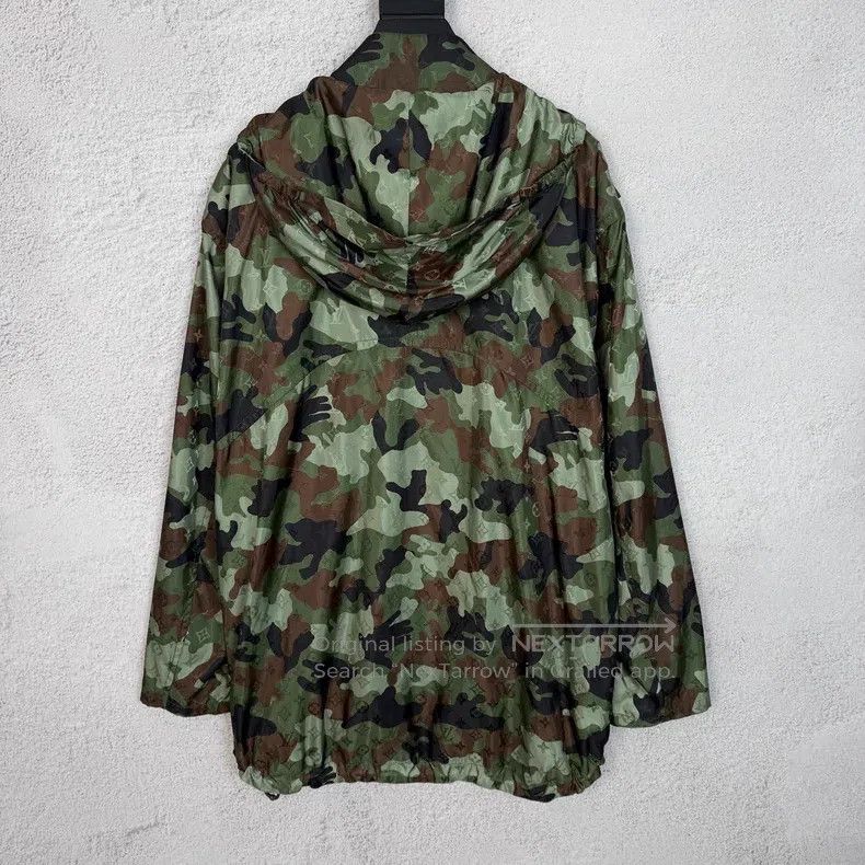Louis Vuitton Louis Vuitton Camo print hooded long-sleeved assault jacke Size US M / EU 48-50 / 2 - 2 Thumbnail