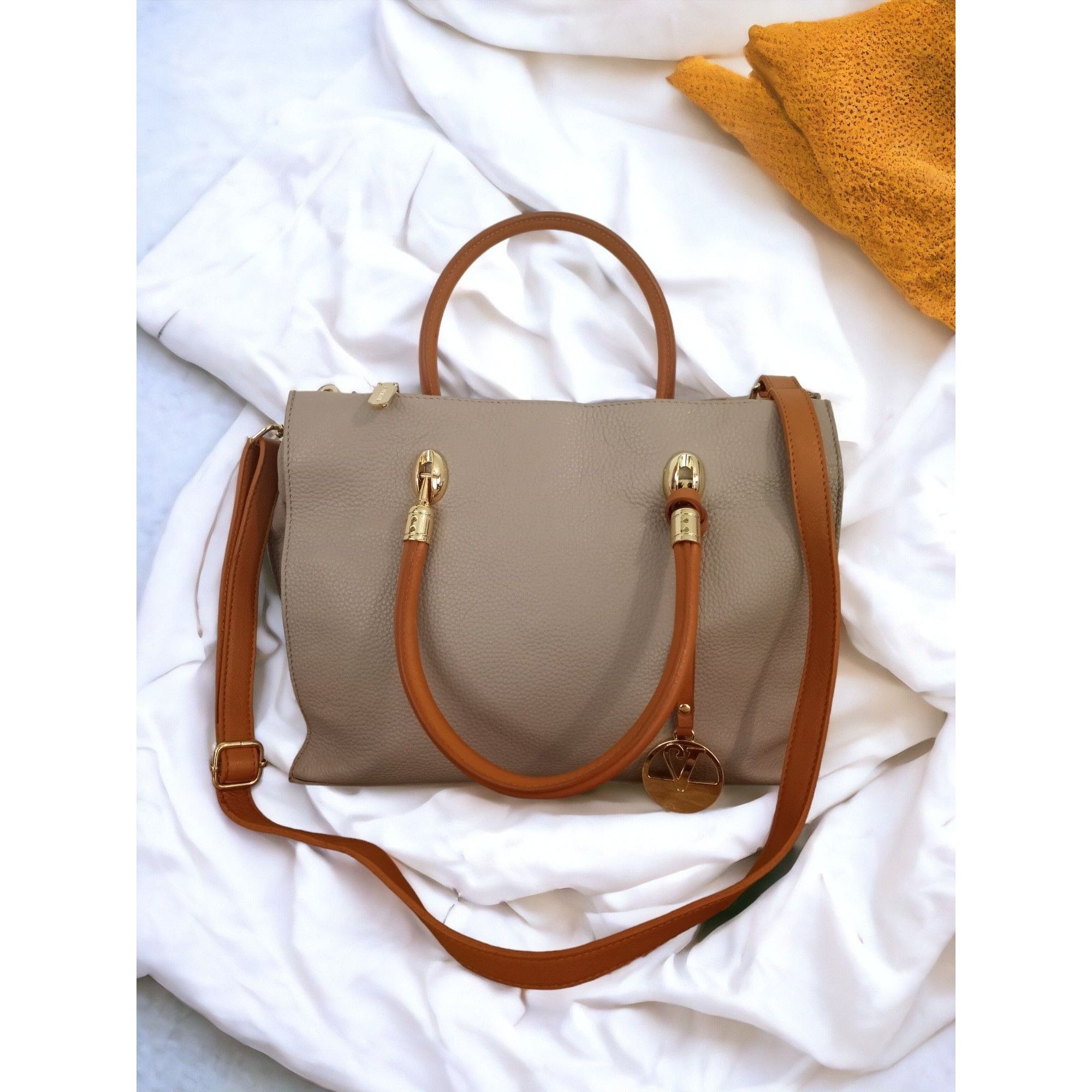 Designer Valentina Tradizone Italiana Beige Pebbled Leather Crossbody Size ONE SIZE - 1 Thumbnail