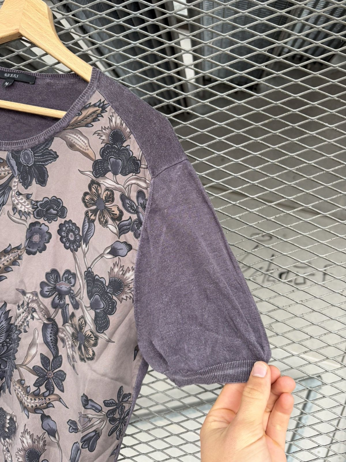 Gucci Gucci Silk Floral T-Shirt Size M / US 6-8 / IT 42-44 - 4 Thumbnail