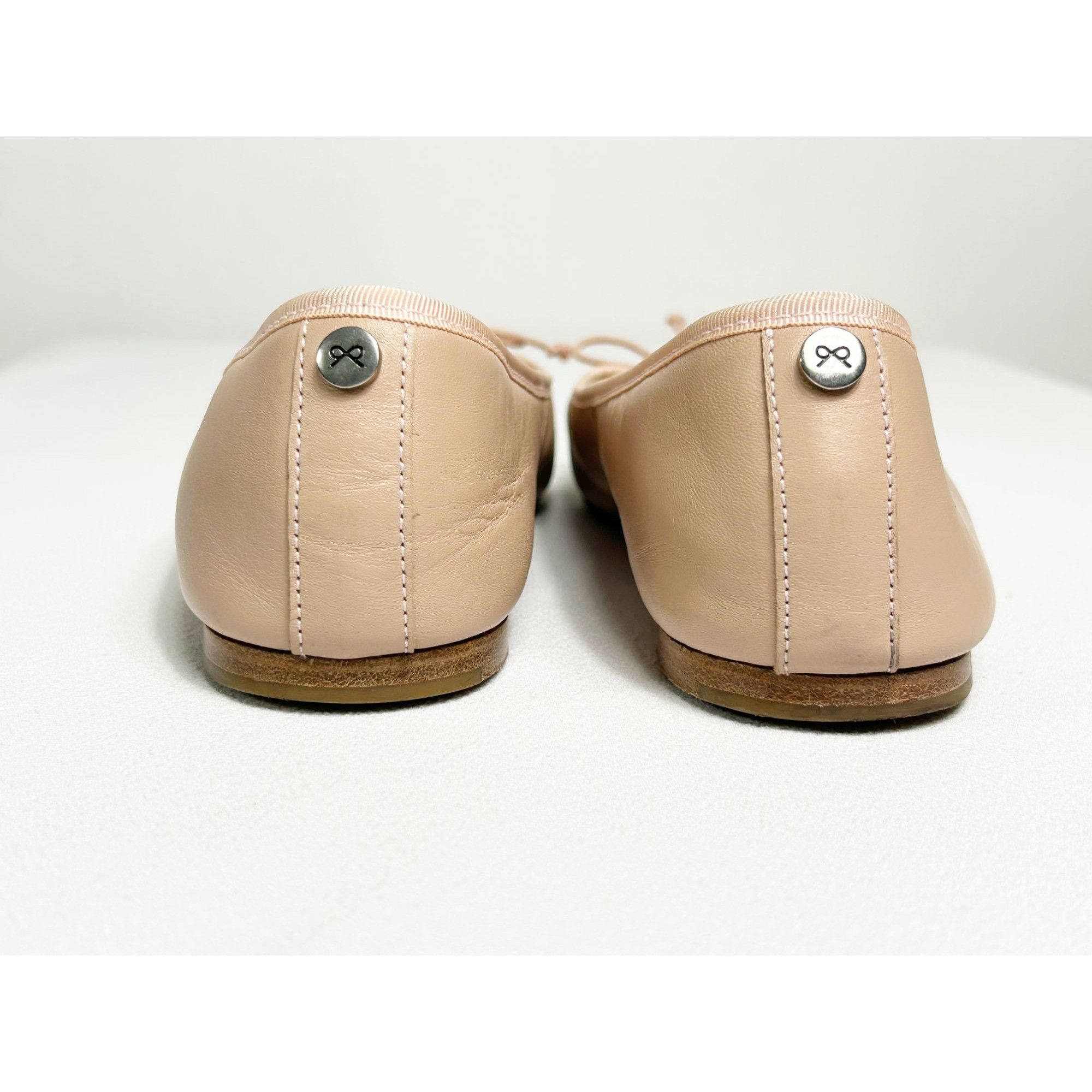 Josefinas Portugal Leather Round Toe Flats in Pale Pink Sz