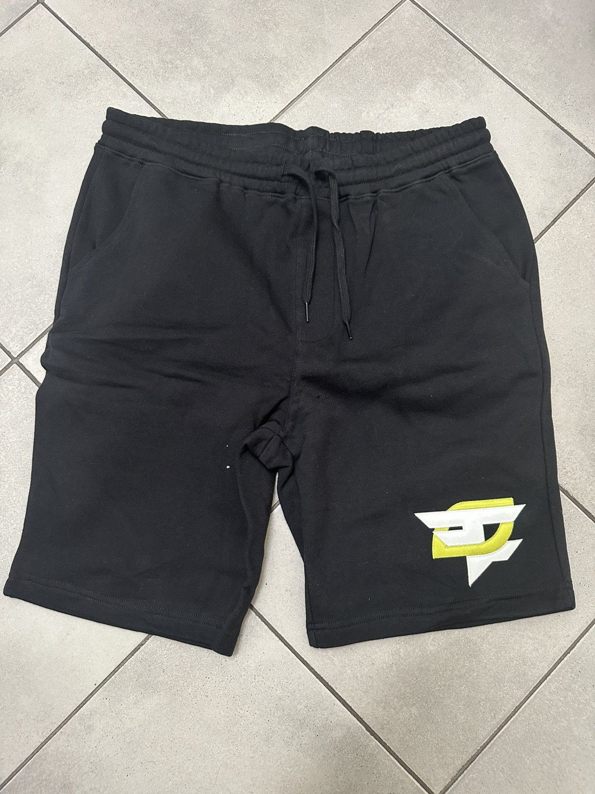 FaZe Faze X Optic shorts Size US 32 / EU 48 - 1 Thumbnail