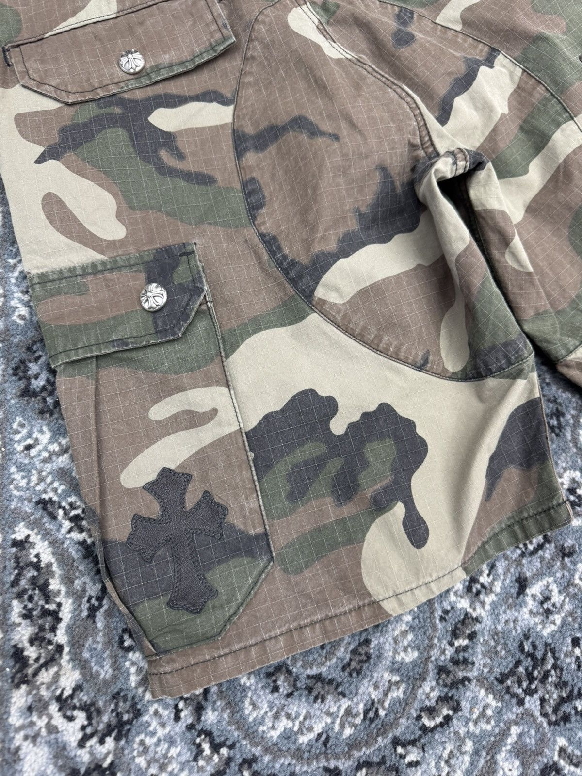 Chrome Hearts Chrome hearts Camo cargo shorts with patch Size US 31 - 3 Thumbnail