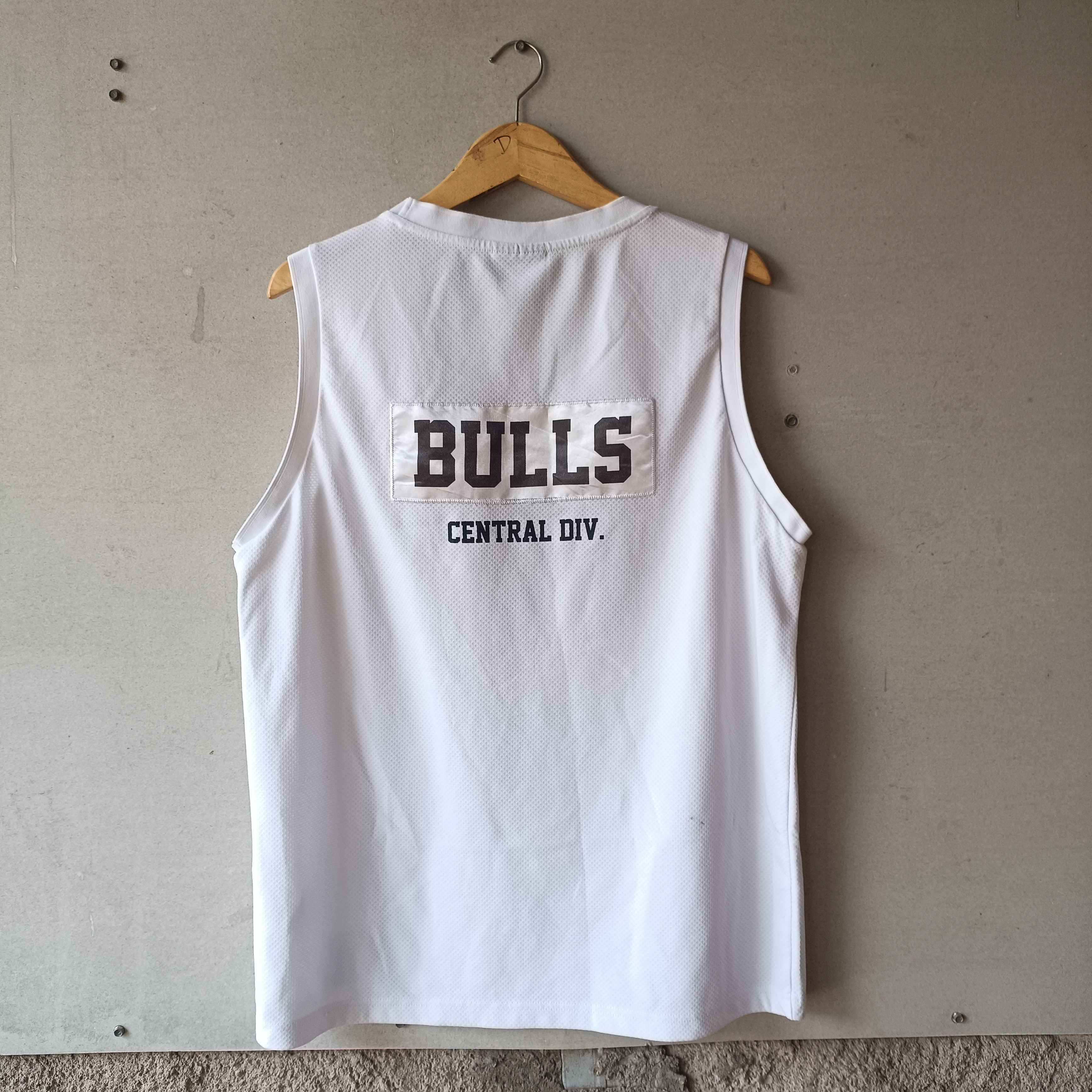 NBA NBA Chicago Bulls Fan Jersey Size US L / EU 52-54 / 3 - 5 Thumbnail