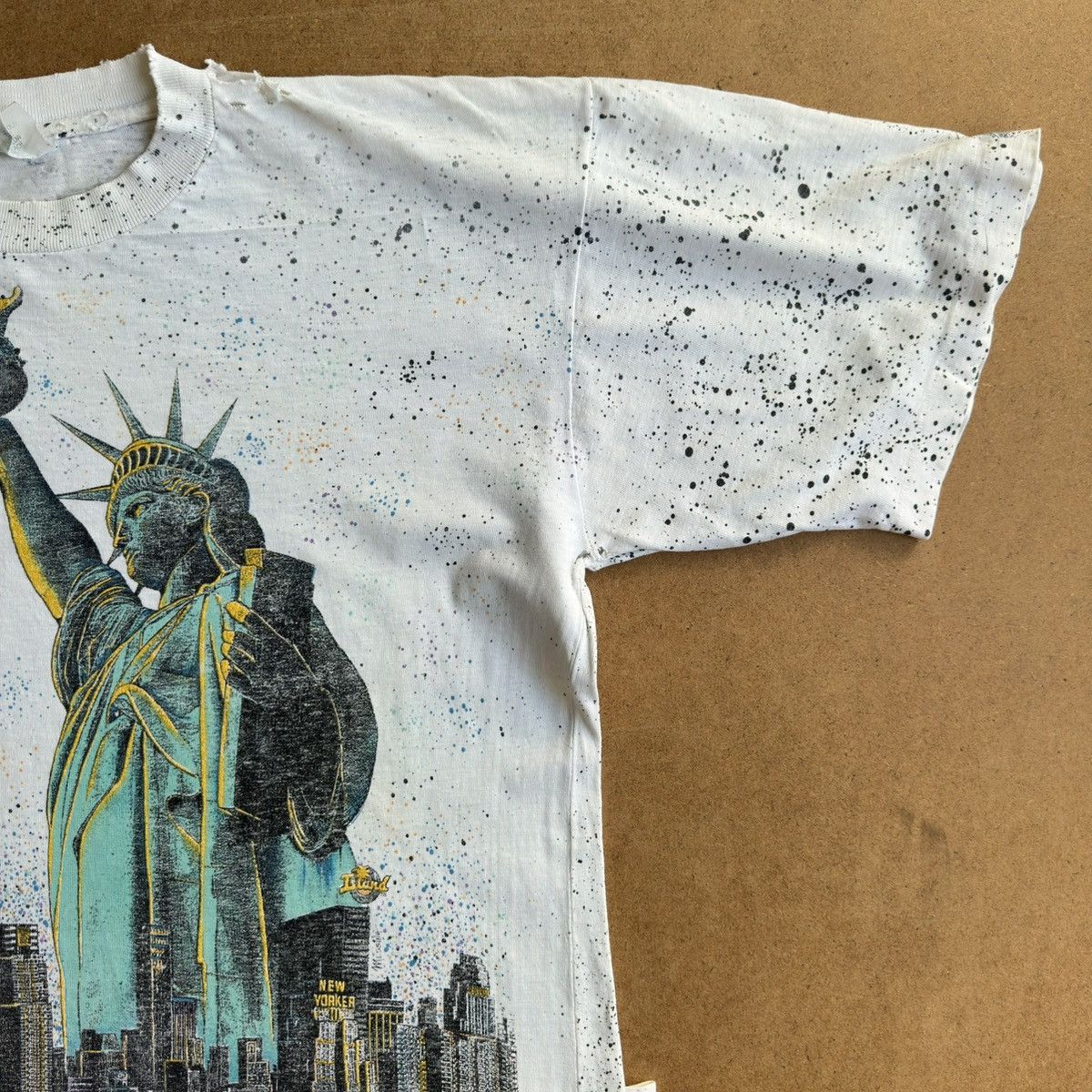 Vintage Vintage 90s New York City AOP Island Boyz Single Stitch Tee Size US L / EU 52-54 / 3 - 13 Thumbnail