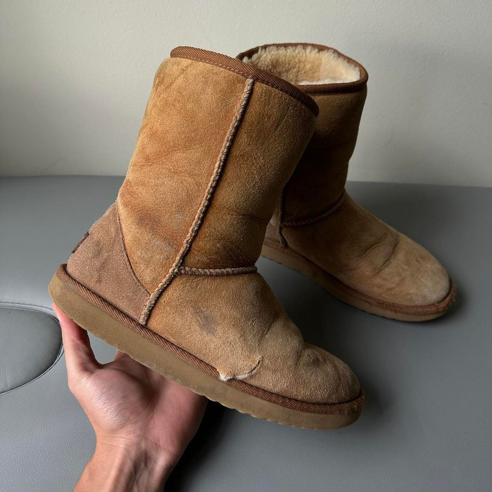 Ugg 2000s UGG Classics Chestnut Winter Fur Lined Boots Size US 7 / IT 37 - 2 Thumbnail