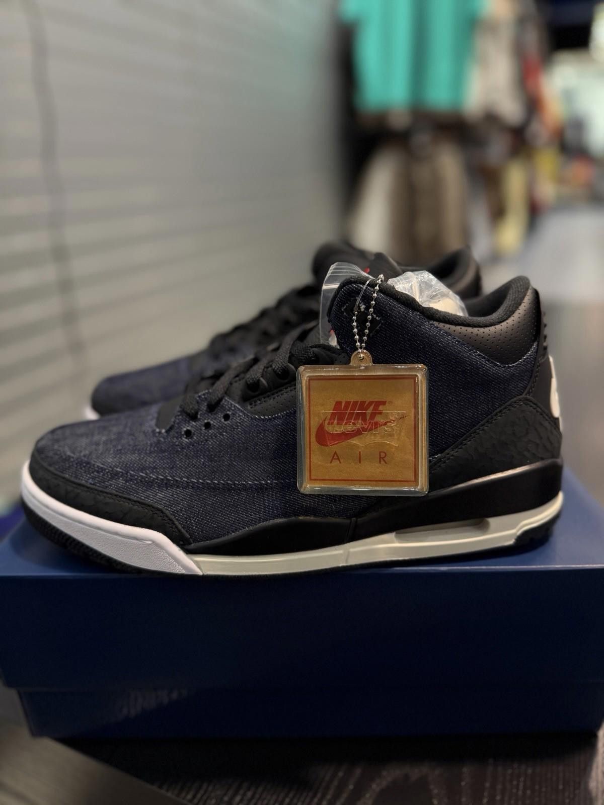 Jordan Brand Levi's x Air Jordan 3 Retro Men's Size (12) Indigo Denim Size US 12 / EU 45 - 1 Thumbnail