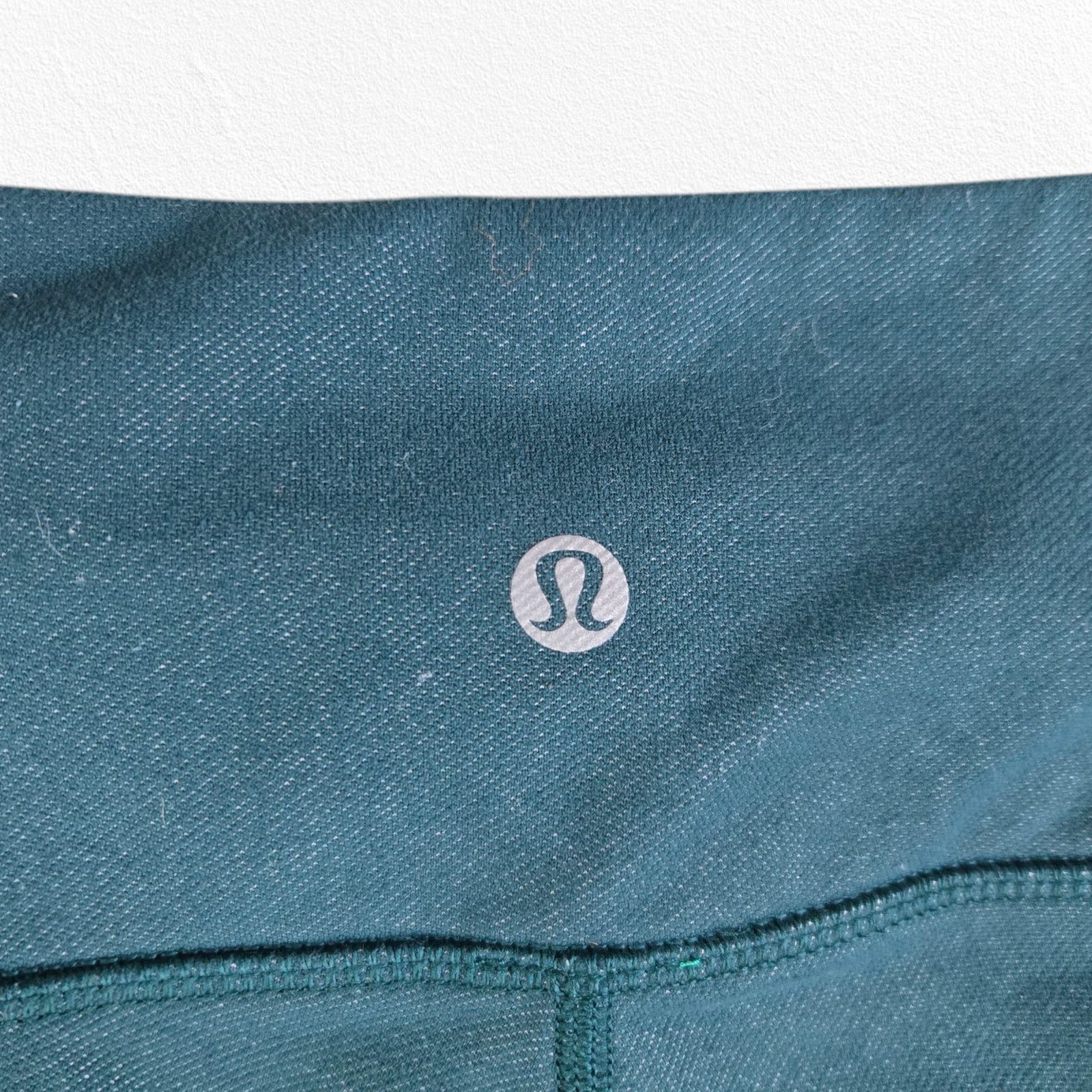 Lululemon Lululemon Blue Green Wunder Under Crop Leggings Size 6 Size 28" / US 6 / IT 42 - 6 Thumbnail