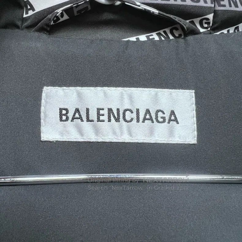 Balenciaga Balenciaga Black and White Bulletproof Down Jacket Size XS / US 0-2 / IT 36-38 - 3 Thumbnail