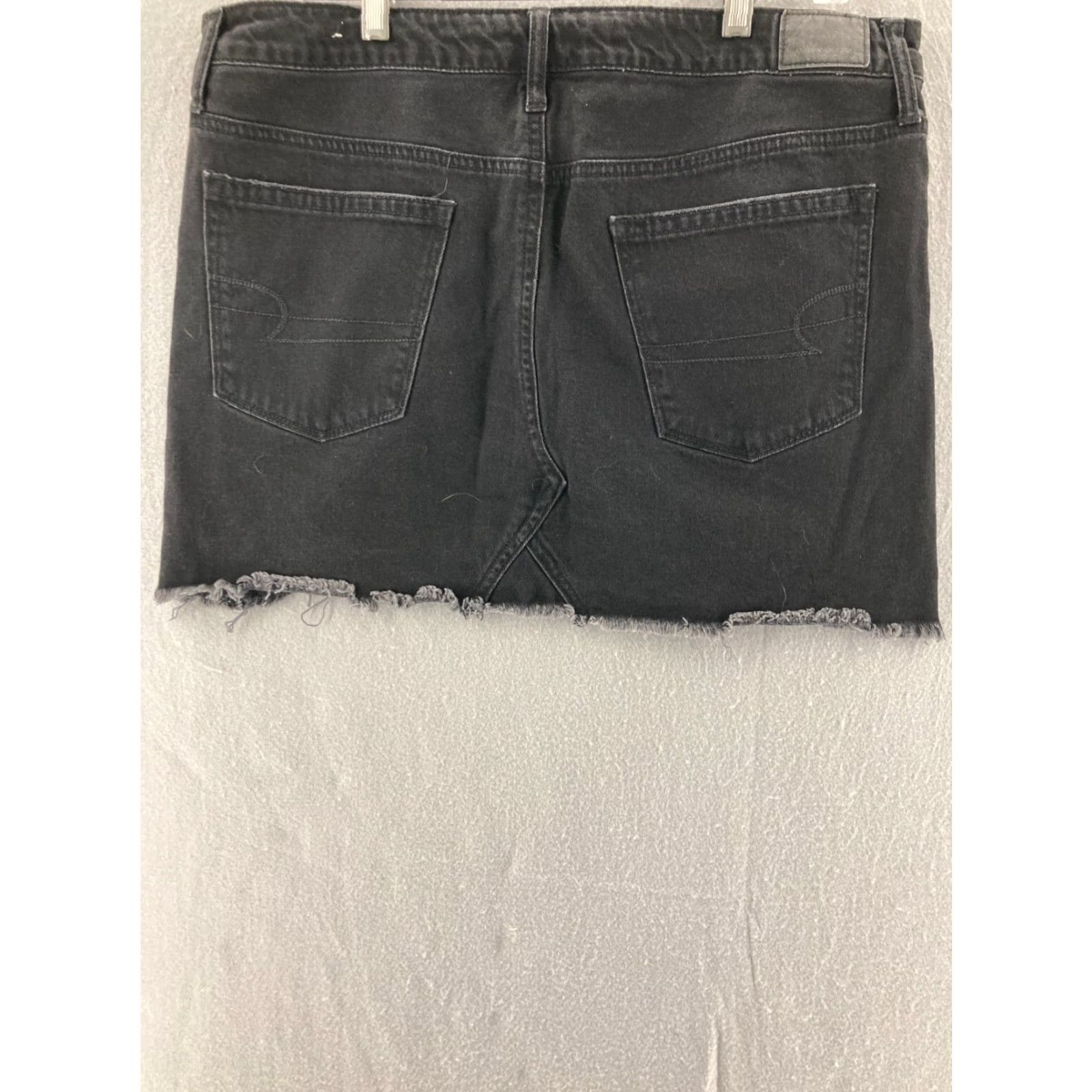 American Eagle Outfitters American Eagle Outfitters Black Denim Mini Skirt Womens Size 14 High Rise Button Fly City Festival Gothic Size 36" / US 14 / IT 50 - 6 Thumbnail