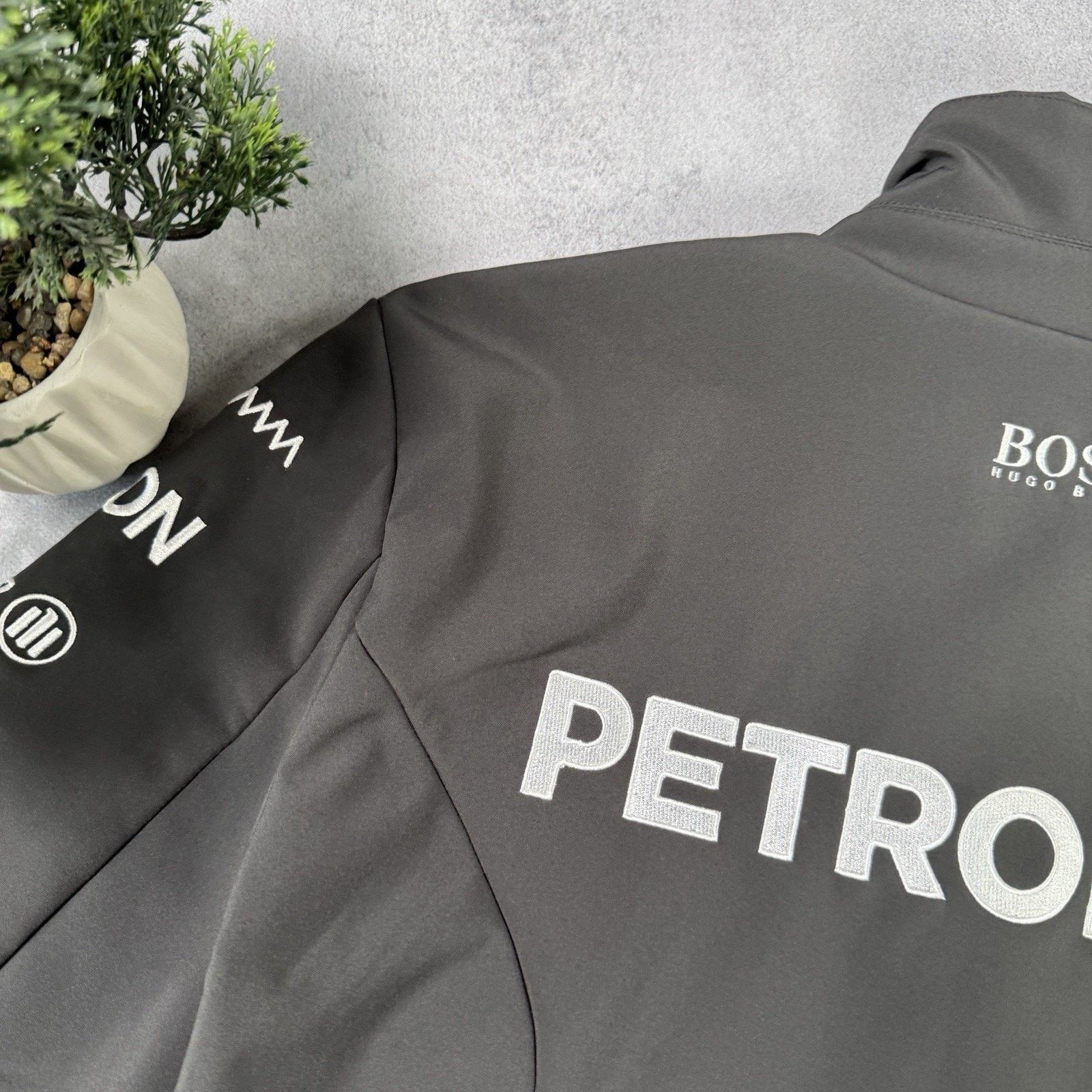 Mercedes-Benz Hugo Boss Mercedes-AMG Petronas F1 Team Softshell Jacket S Size US S / EU 44-46 / 1 - 14 Thumbnail