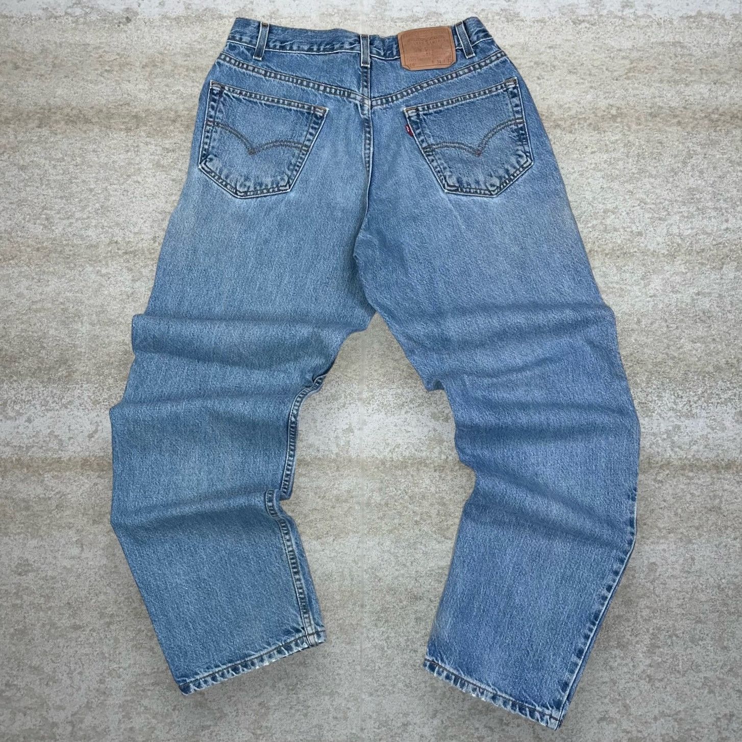 Levi's Vintage 90s Levis Jeans 550 34x32 Relaxed Fit Medium Wash Size US 34 / EU 50 - 1 Thumbnail