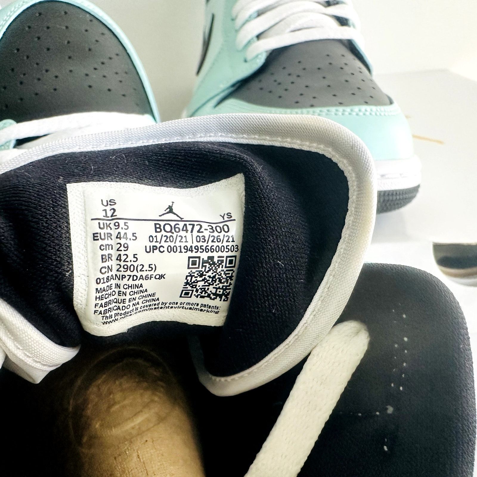 Nike Nike Womens Air Jordan 1 Mid Light Dew/Teal Mint/Noir 12 NEW Size US 12 / IT 42 - 6 Thumbnail