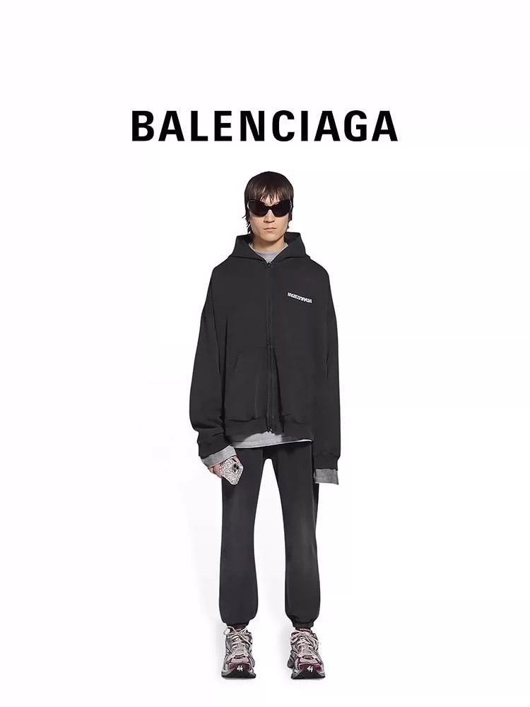 Balenciaga Balenciaga FW21 embroidered reverse logo zip hooded sweatsh Size US M / EU 48-50 / 2 - 9 Thumbnail