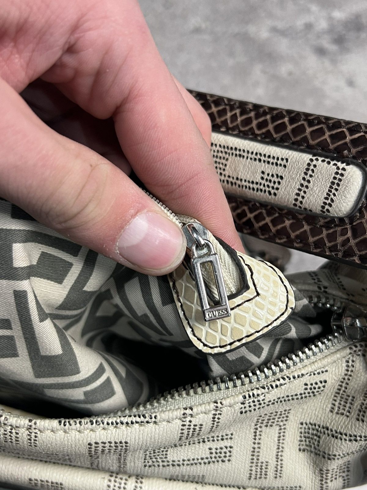 Guess Guess Vintage Bags Rare Y2K Size ONE SIZE - 9 Thumbnail