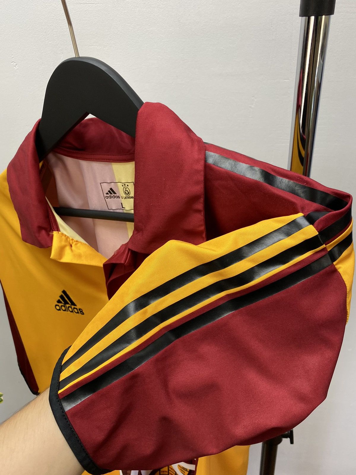 Vintage Adidas Galatasaray 2004 2005 Home Soccer Jersey/Shorts Set Size US L / EU 52-54 / 3 - 10 Thumbnail