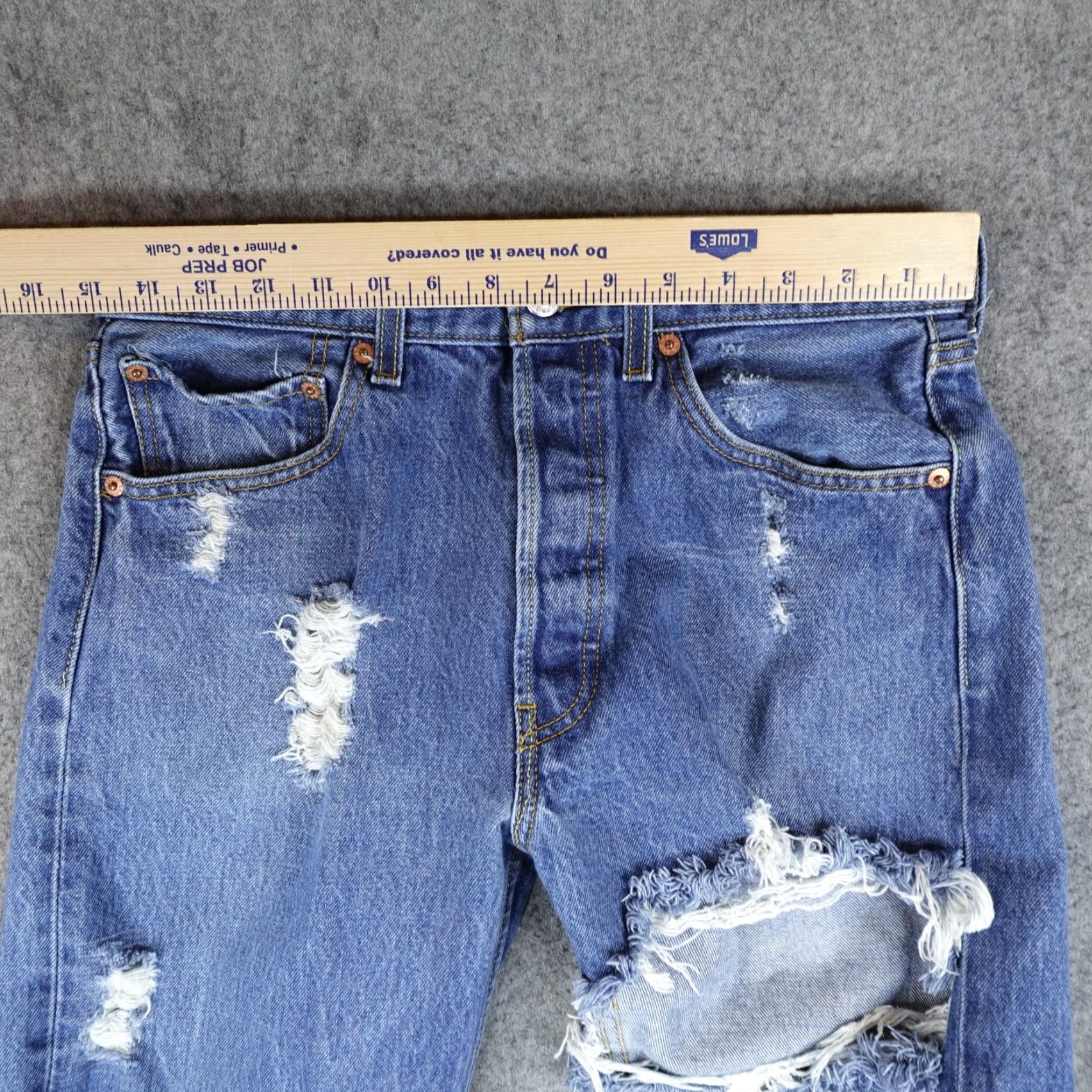 VINTAGE Levi's 501 Jeans Mens 31x32 Blue Distressed Button Fly Denim Pants Y2K