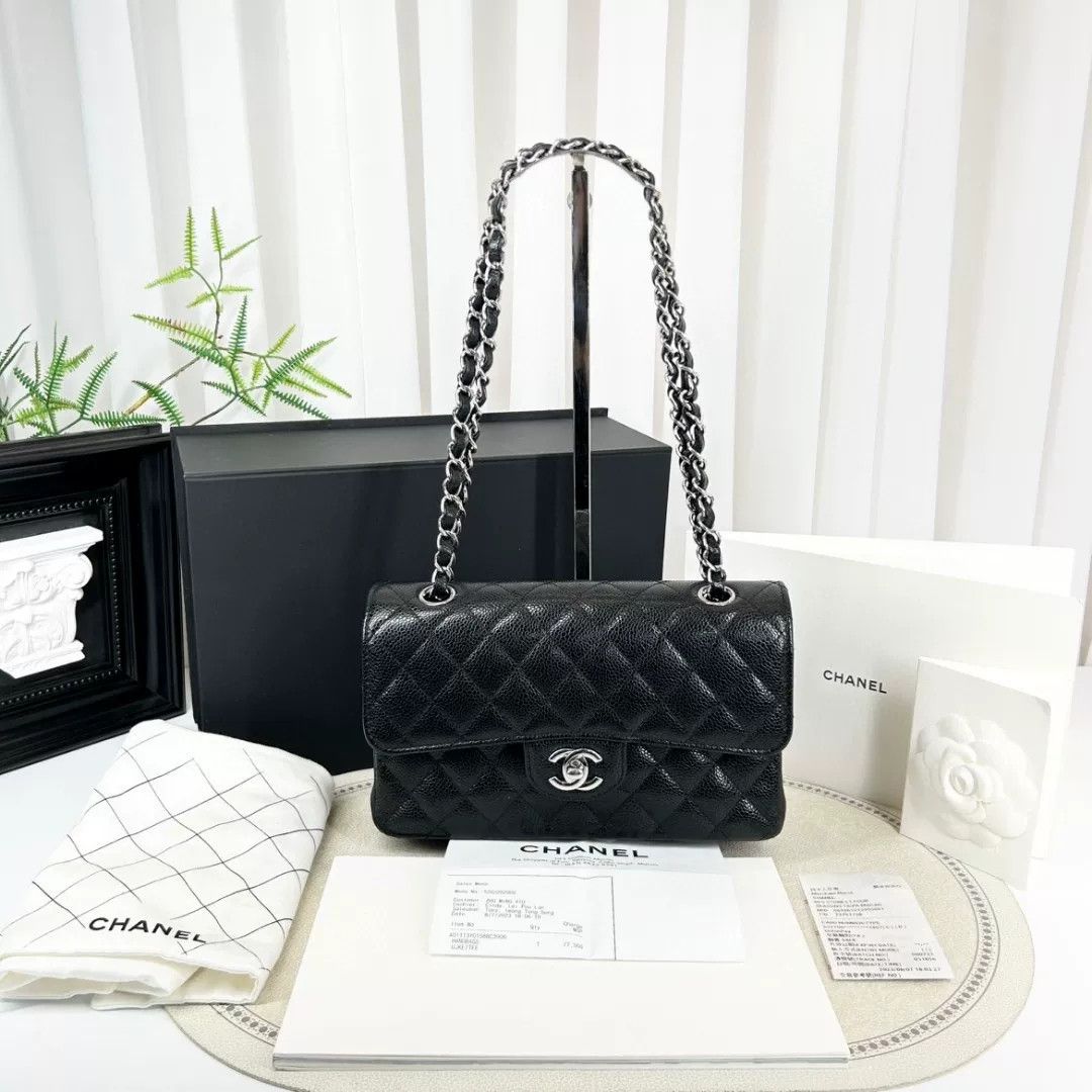 Chanel Pre-loved Bag Very good condition Size ONE SIZE - 1 Thumbnail