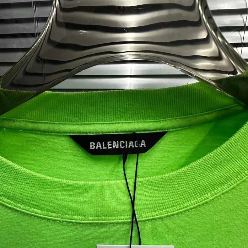 Balenciaga Balenciaga Green seven-language short sleeve Size US XS / EU 42 / 0 - 2 Thumbnail