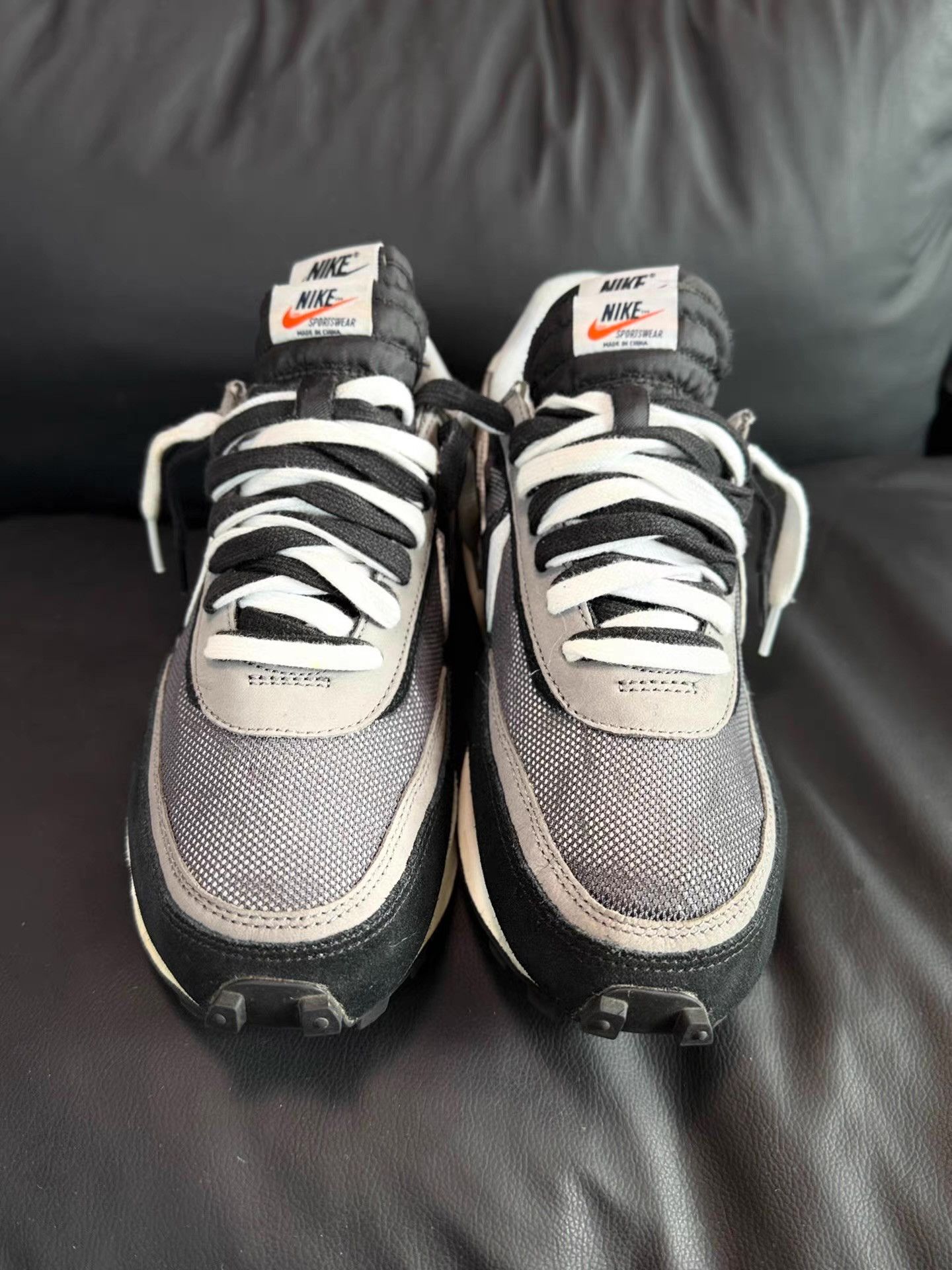 Nike Sacai x Nike LDWaffle Black and white colorway, Ｑ20 Size US 10 / EU 43 - 2 Thumbnail