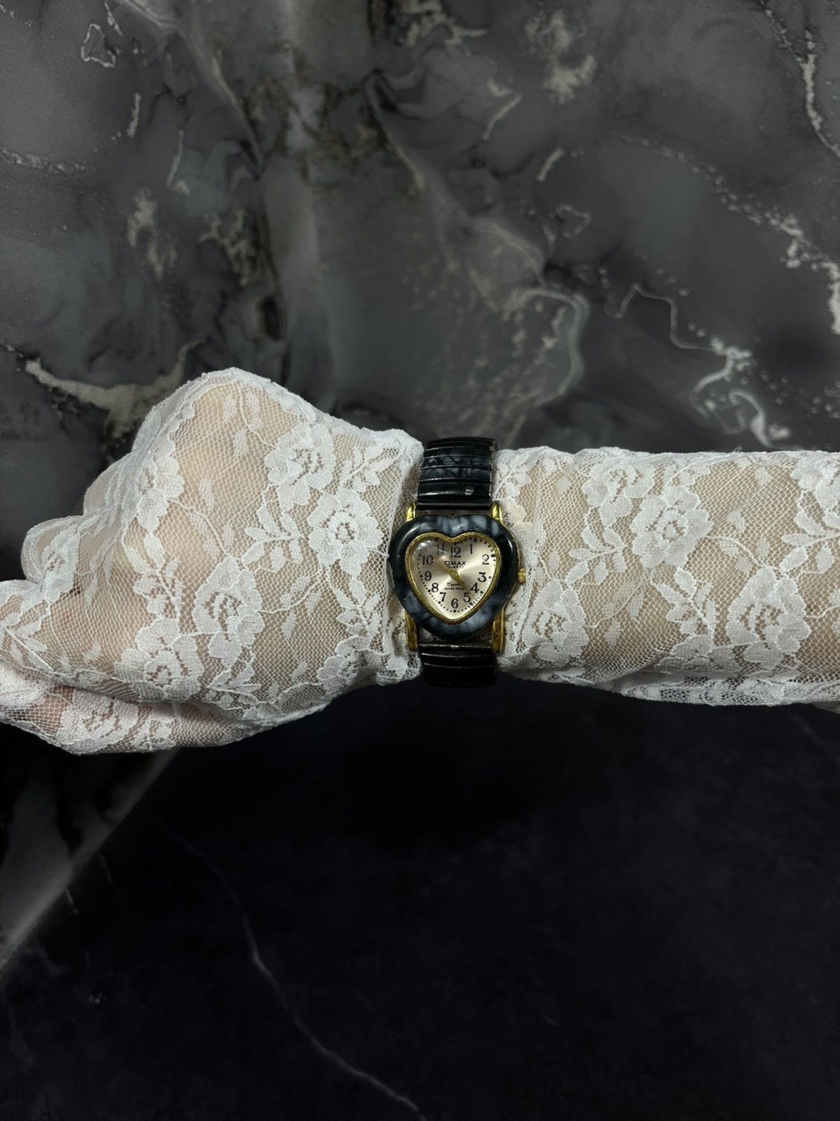 Japanese Brand Omax Vintage Heart-Shaped Wristwatch, Japanese Brand Size ONE SIZE - 7 Thumbnail