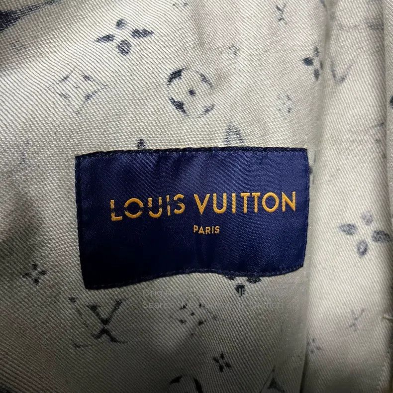 Louis Vuitton Louis Vuitton Grey Logo monogram single-breasted long-slee Size US L / EU 52-54 / 3 - 3 Thumbnail