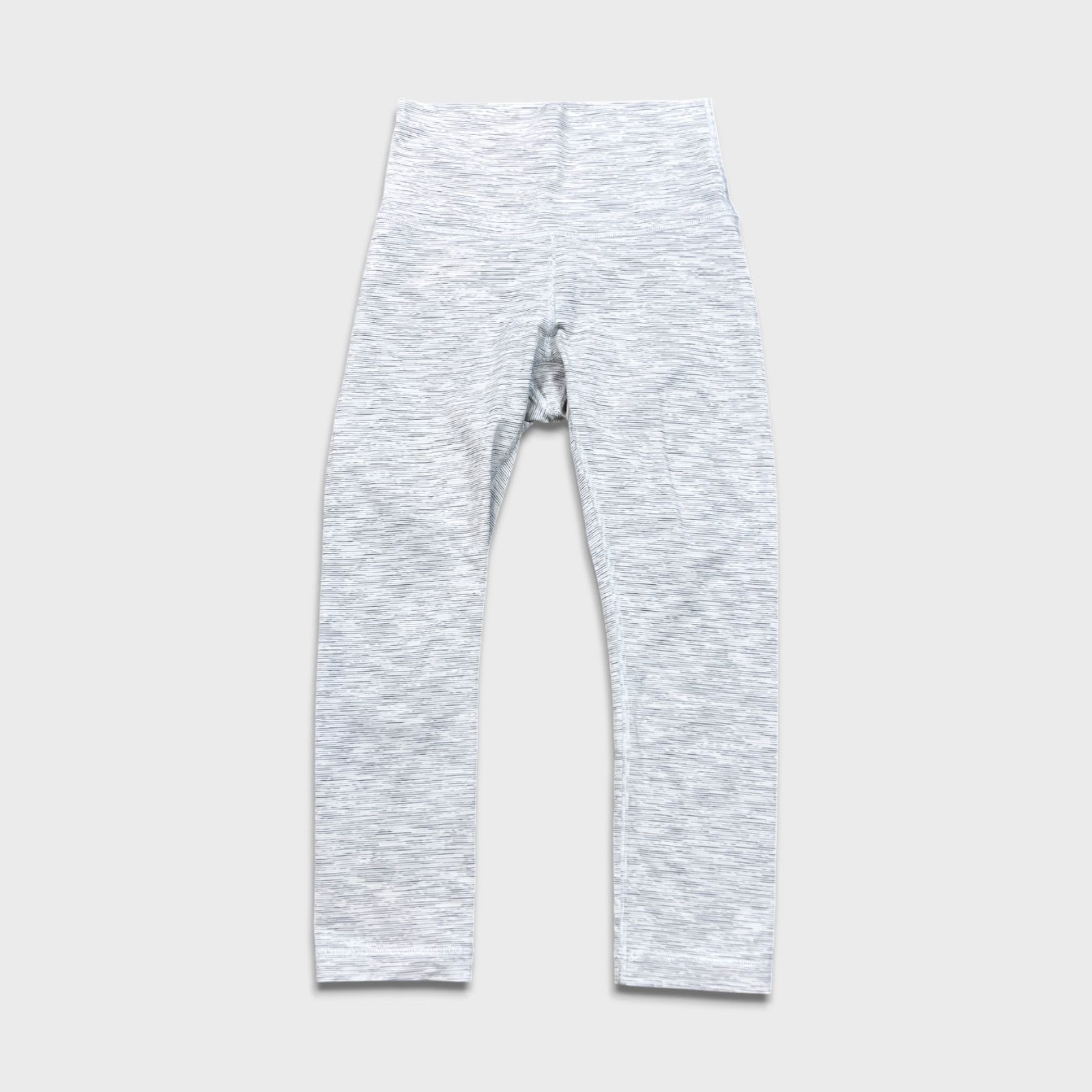 Lululemon Lululemon Wunder Under Crop High Rise Luxtreme 21 Yoga Tight Size 27" / US 4 / IT 40 - 1 Thumbnail