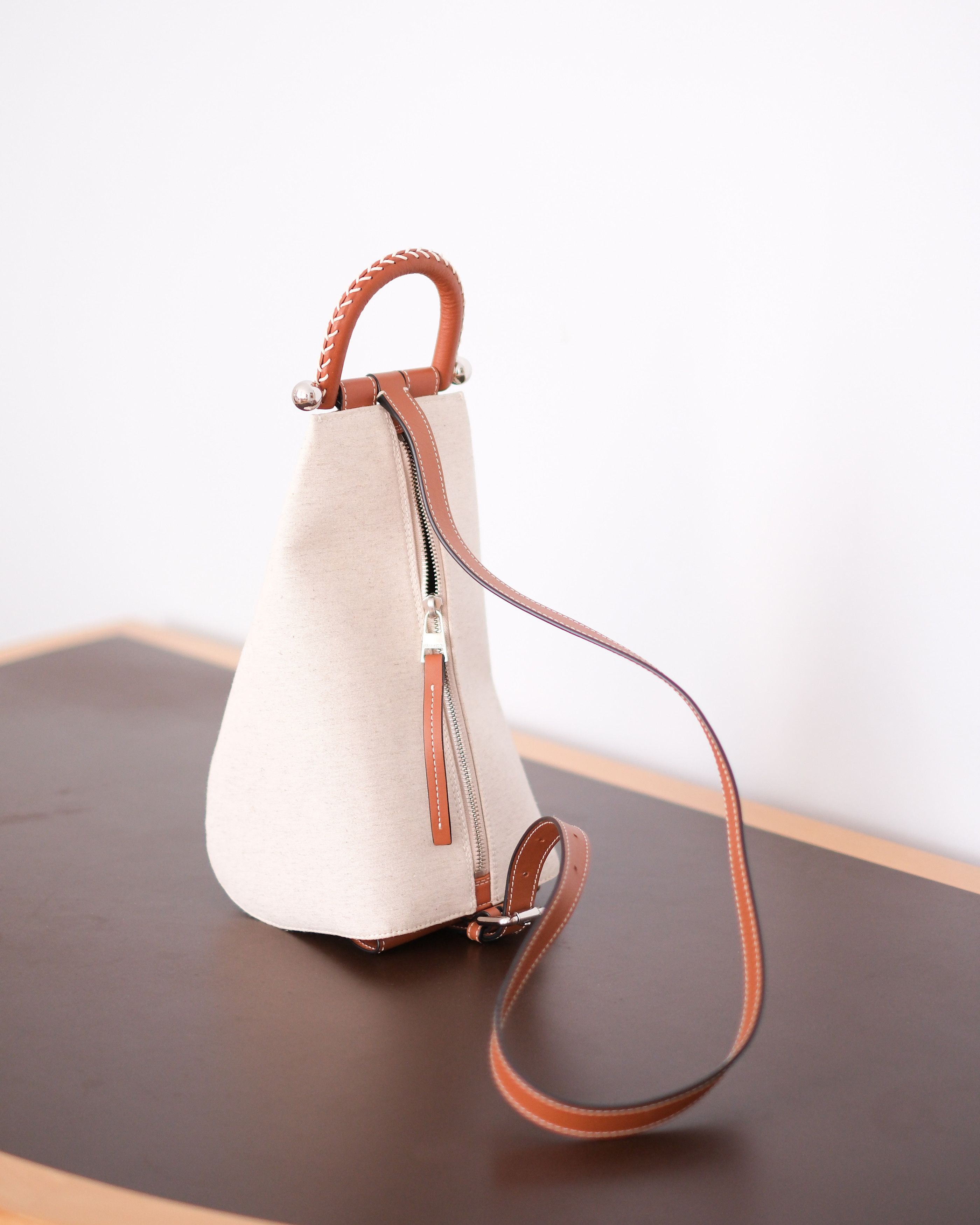 JW Anderson J.W. Anderson Wedge Bag Size ONE SIZE - 2 Thumbnail