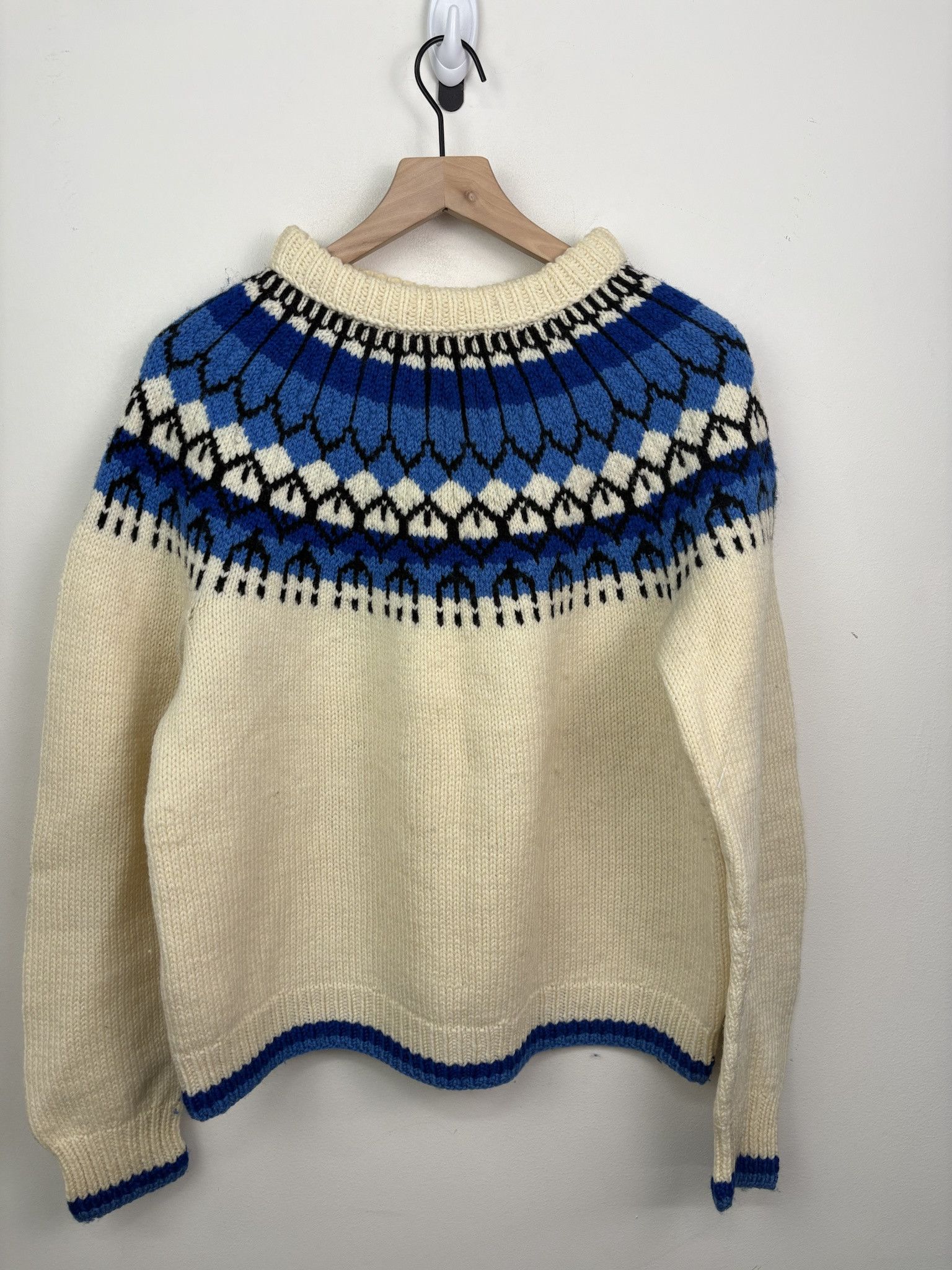 Vintage Vintage 90's Knit Nordic Geometric Yoke Pattern Pullover Crewneck Cardigan Size M Size US M / EU 48-50 / 2 - 1 Thumbnail