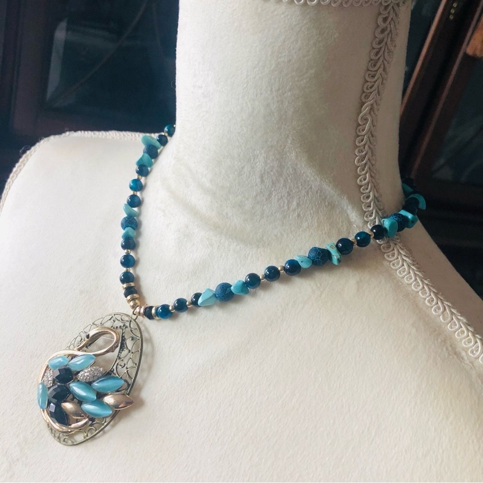 Handmade Handcrafted repurpose moon glow swan agate howlite necklace Size ONE SIZE - 3 Thumbnail