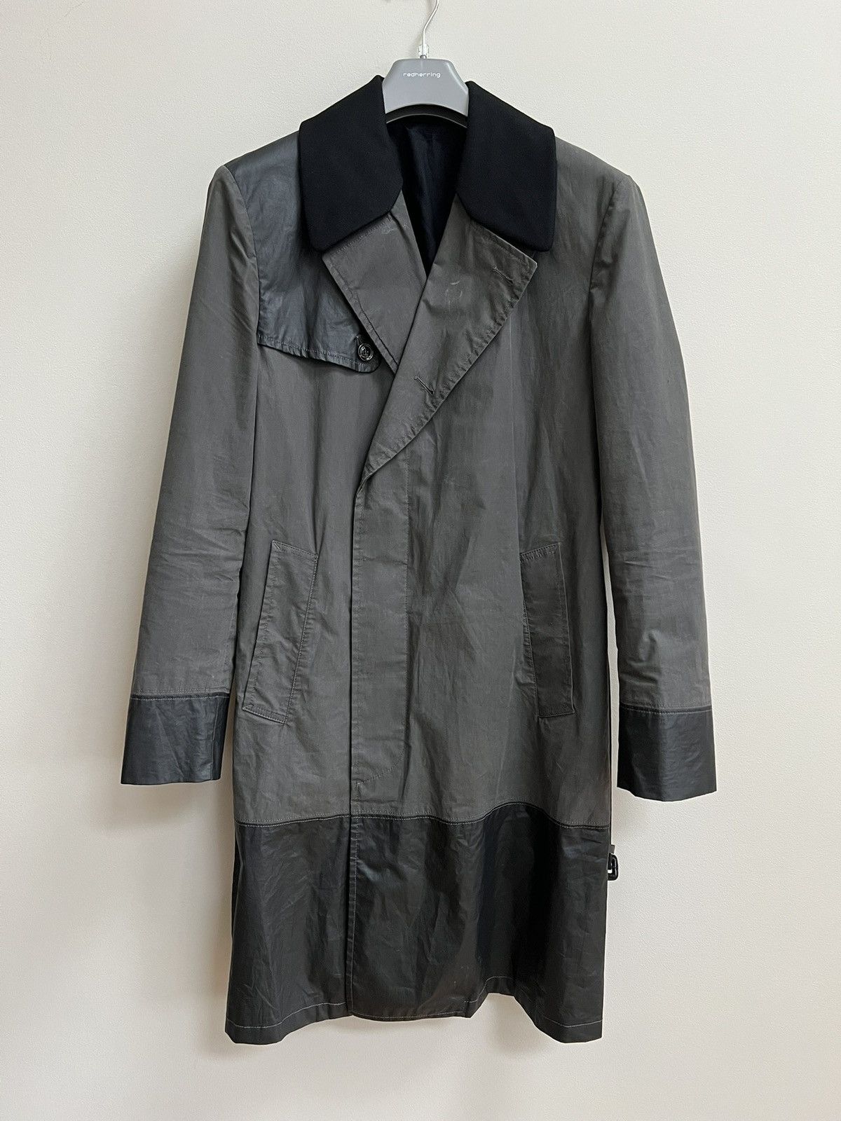 Maison Margiela Maison Margeila grey and black waxed trench coat Size US L / EU 52-54 / 3 - 1 Thumbnail