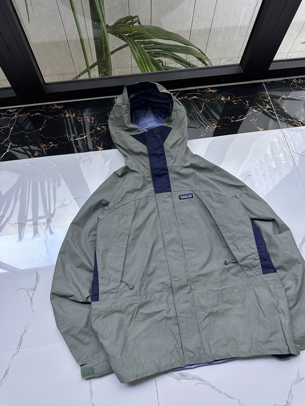 Patagonia × Vintage PATAGONIA VINTAGE BASIC LOGO WATERPROOF LIGHT JACKET Size US L / EU 52-54 / 3 - 4 Thumbnail