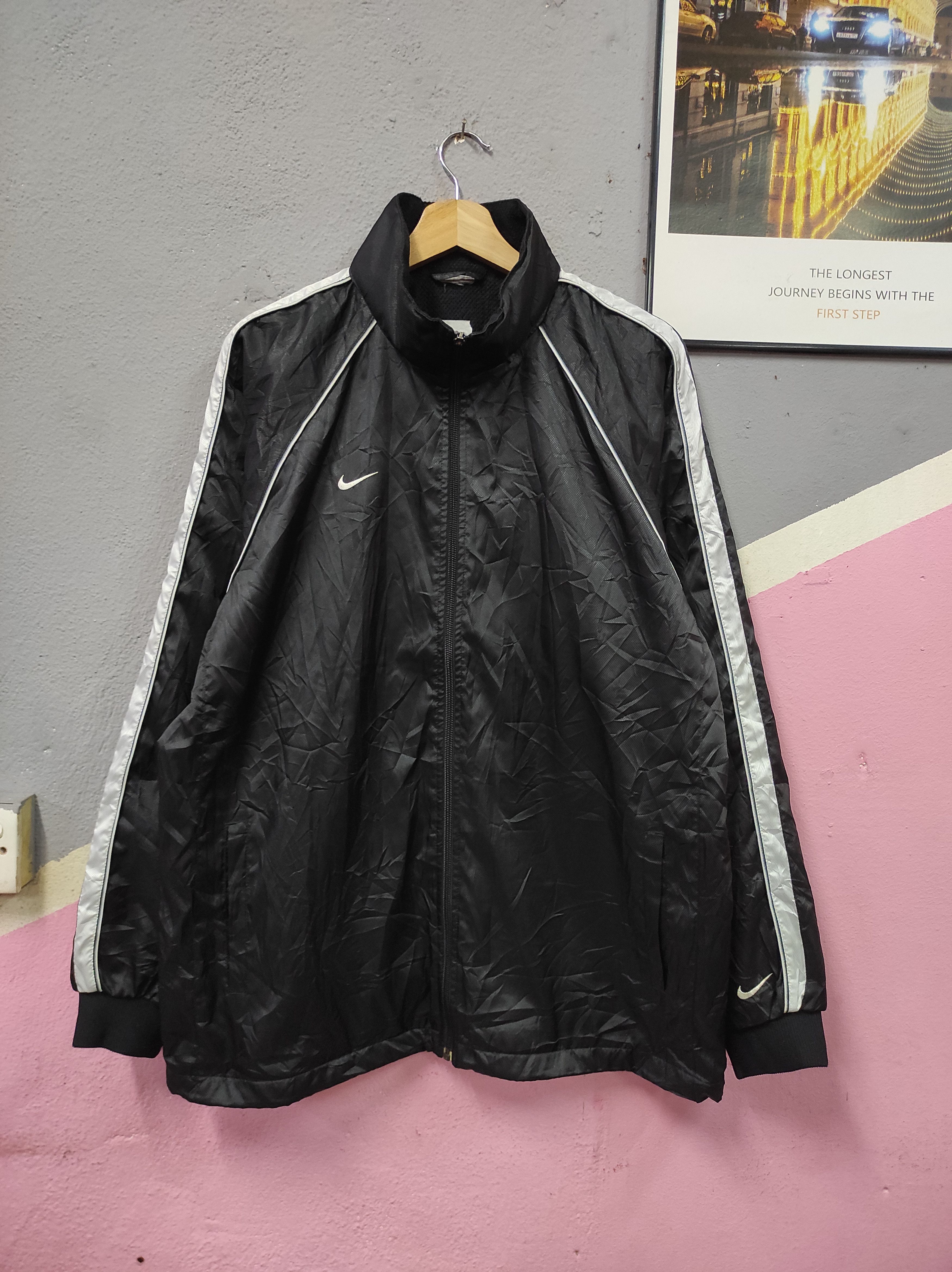 Nike NIKE VTG NYLON JACKET HOODED Size US XL / EU 56 / 4 - 1 Thumbnail