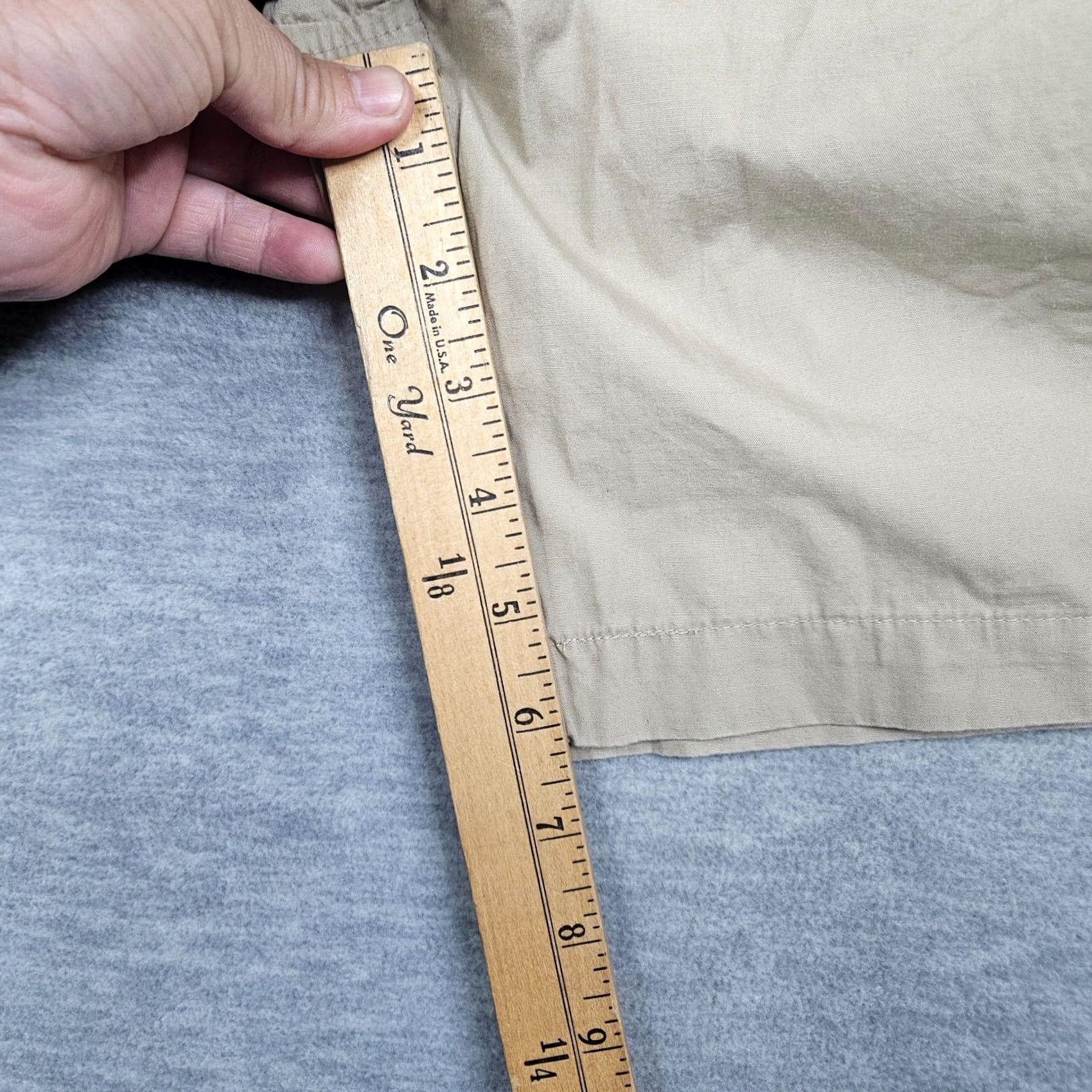 Gant VINTAGE GANT Chino Short Mens 42 Beige Cotton Regular 6in Inseam Button Pockets Logo Adjustable Waist Solid Mid Rise Slim Casual Outdoor 90s Mens Size US 42 / EU 58 - 7 Thumbnail