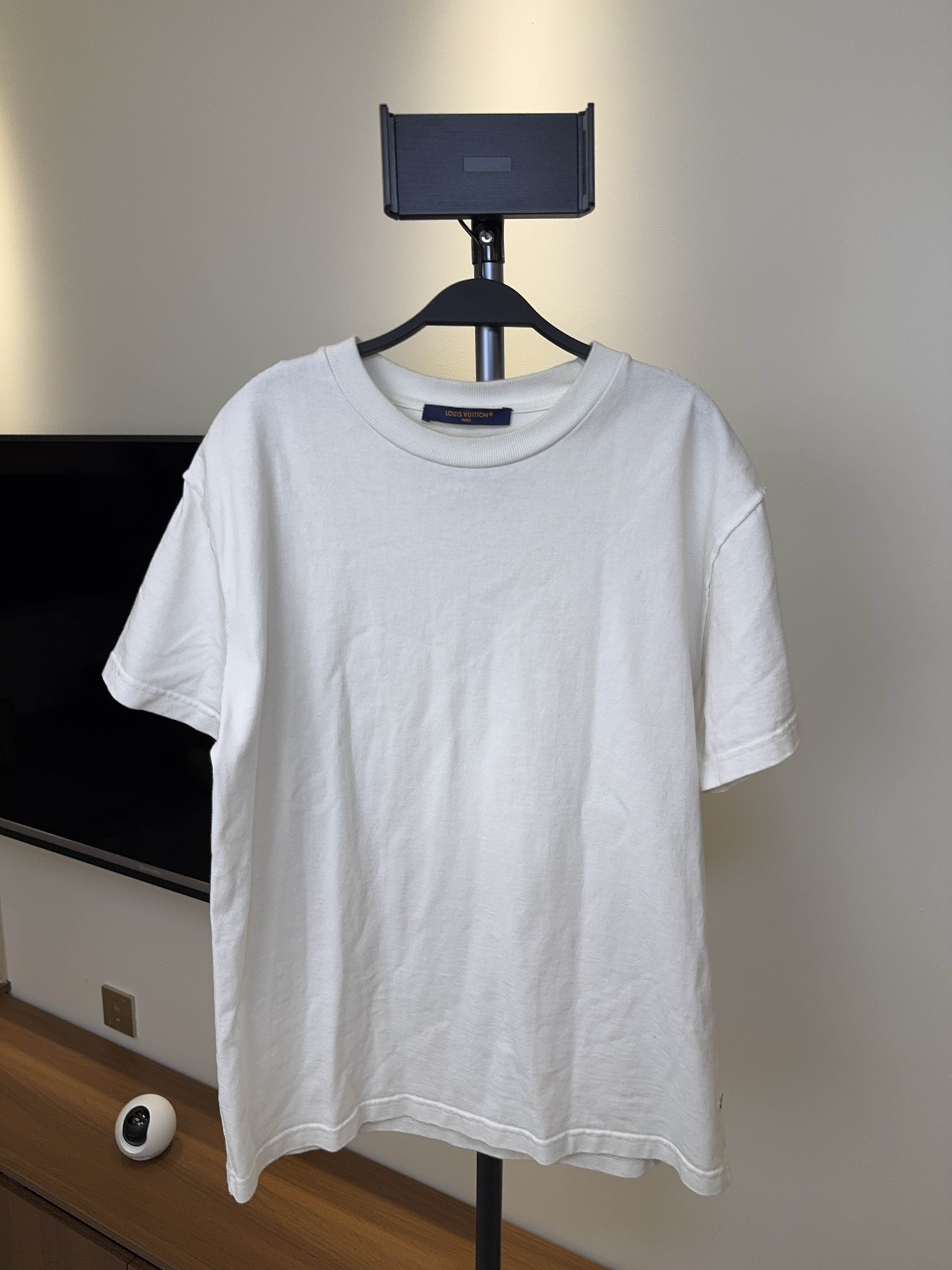 Louis Vuitton Louis Vuitton Back Logo T-Shirt Size S Size US S / EU 44-46 / 1 - 1 Thumbnail