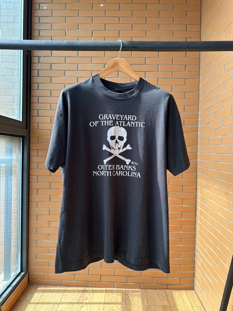Vintage VintageTee 90s Graveyard of the Atlantic 2505-Nextarrow Size US XL / EU 56 / 4 - 1 Thumbnail