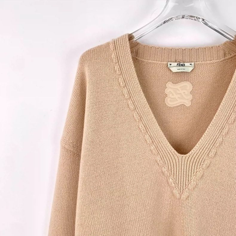 Fendi FENDI Beige Cashmere Logo Embroidered Cashmere V-Neck Long Size XS / US 0-2 / IT 36-38 - 3 Thumbnail
