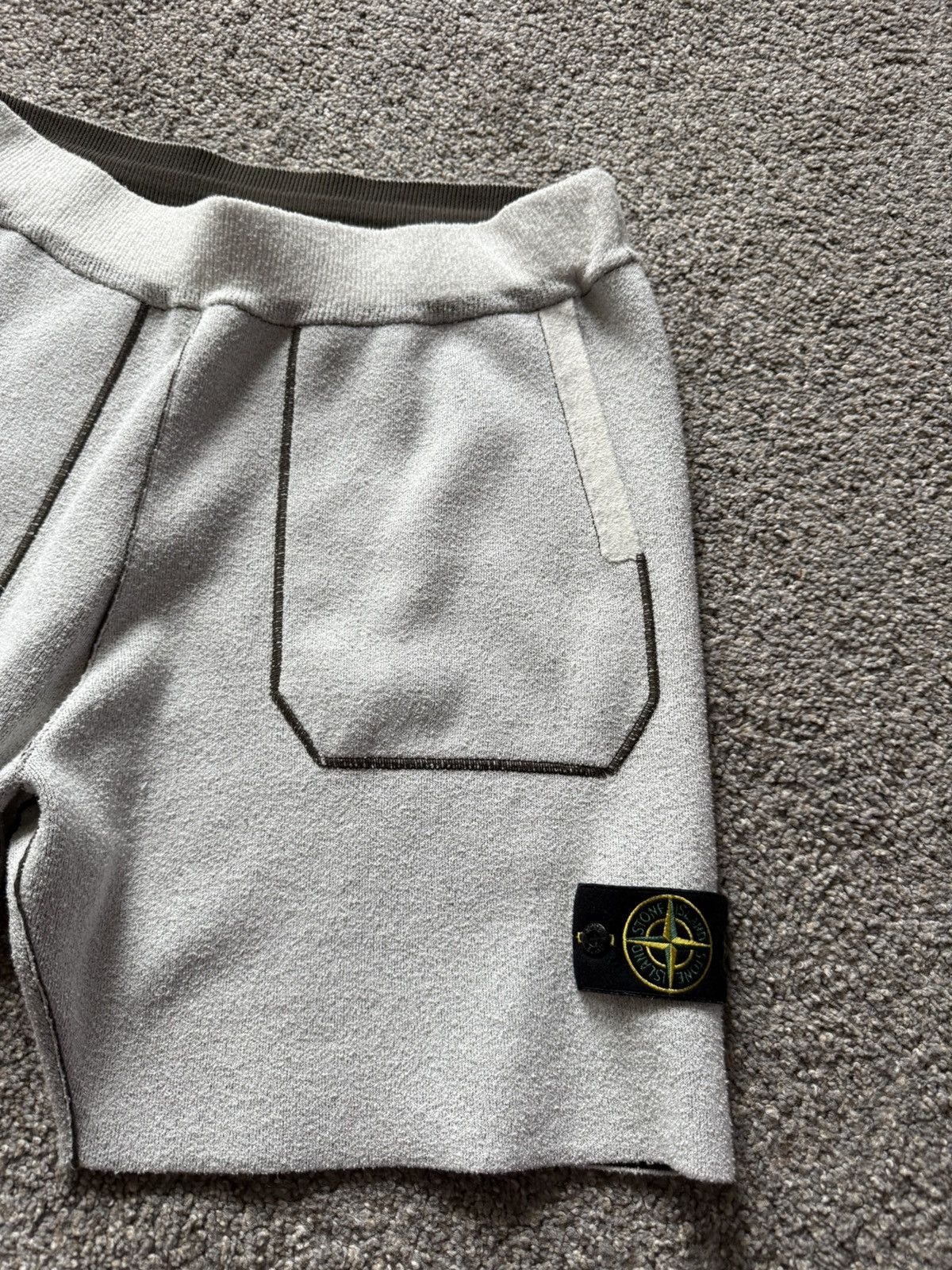 Stone Island Stone Island Sweat Shorts Compass Badge Beige Size L Size US 34 / EU 50 - 2 Thumbnail