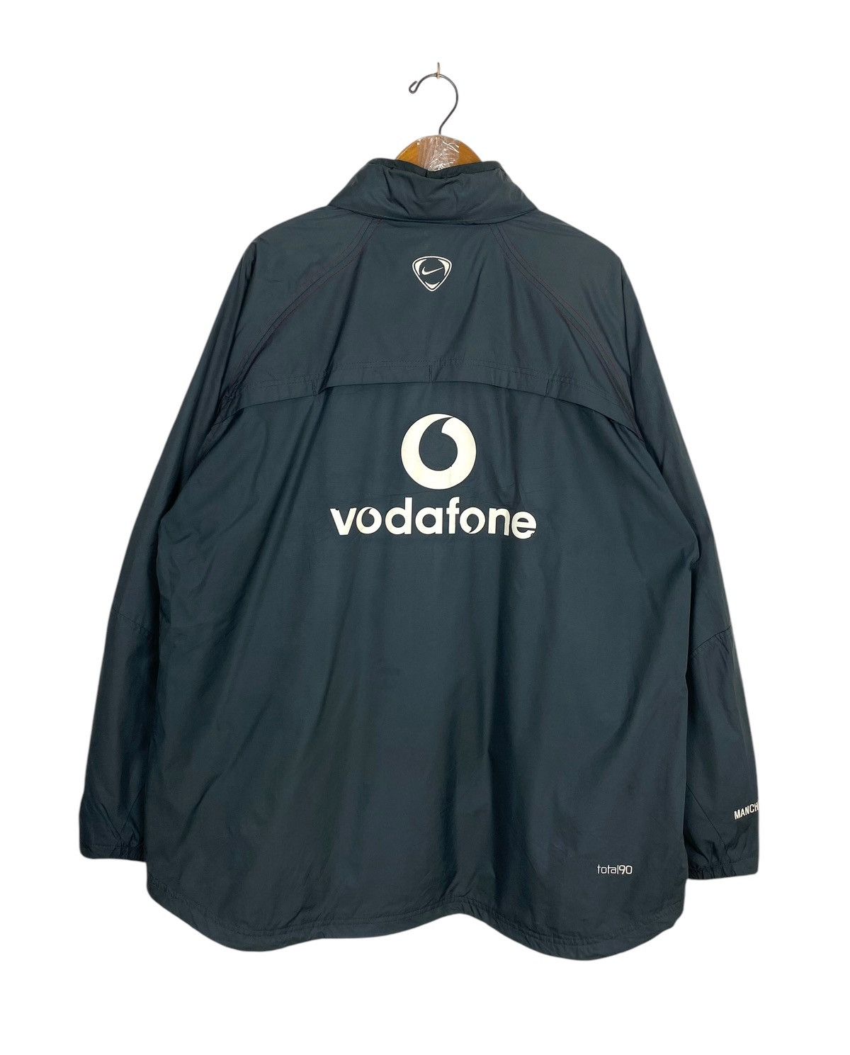 Nike Vtg Nike Total 90 Manchester United Vodafone Warm Up Jacket Size US L / EU 52-54 / 3 - 6 Thumbnail