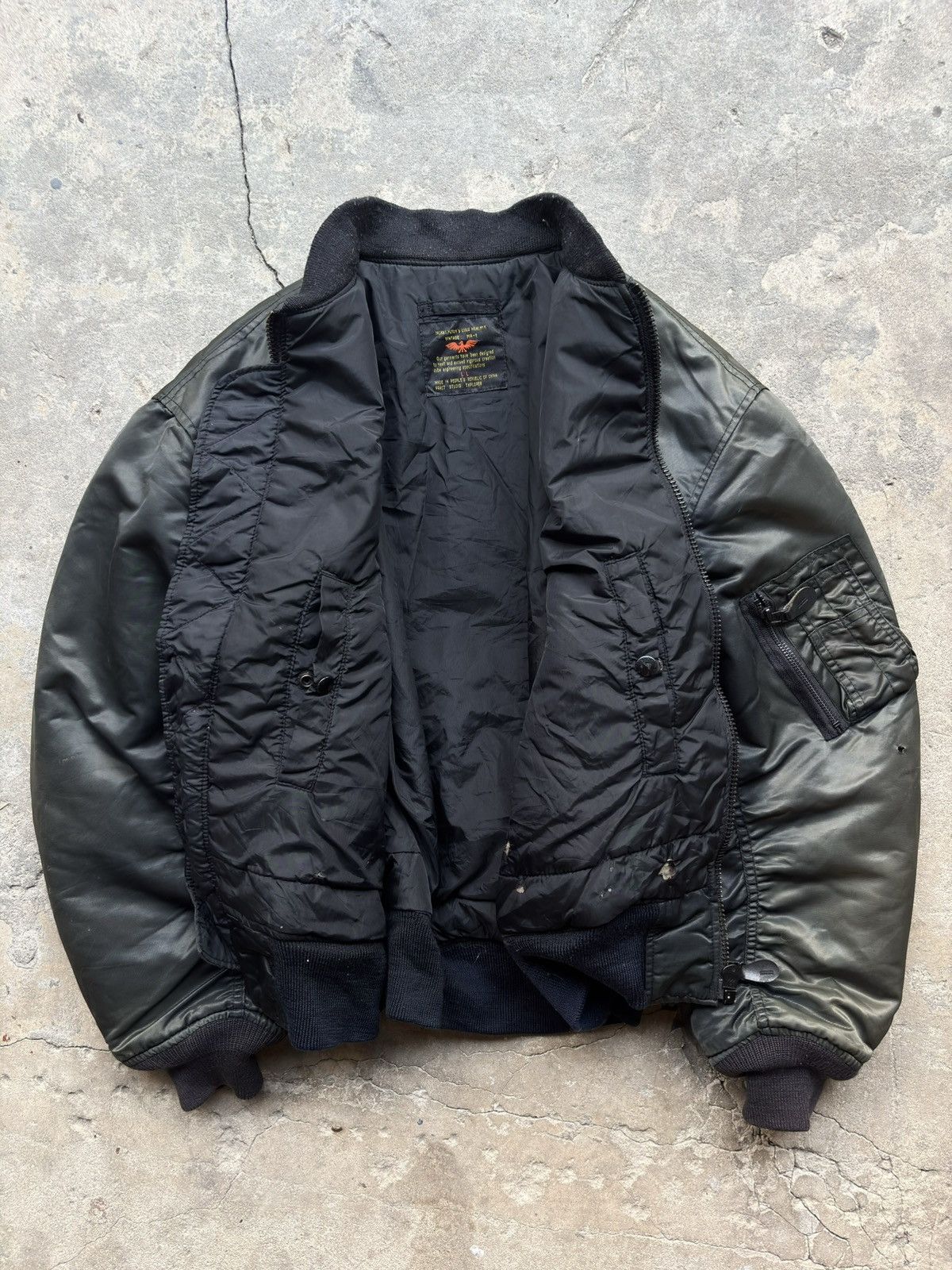 Alpha Industries Sun Faded!!Black Bomber Flight Jacket Size US L / EU 52-54 / 3 - 7 Thumbnail